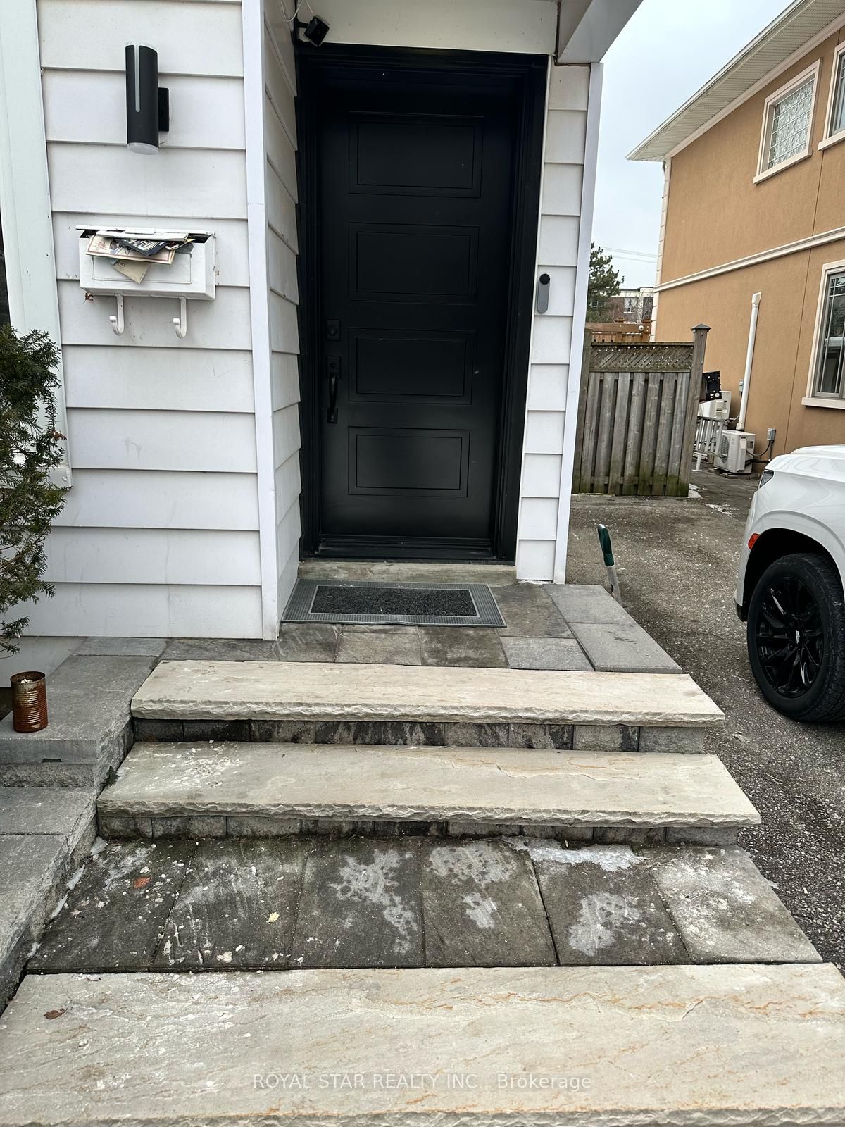 Unit Room - 9 Roycrest Avenue, North York 3