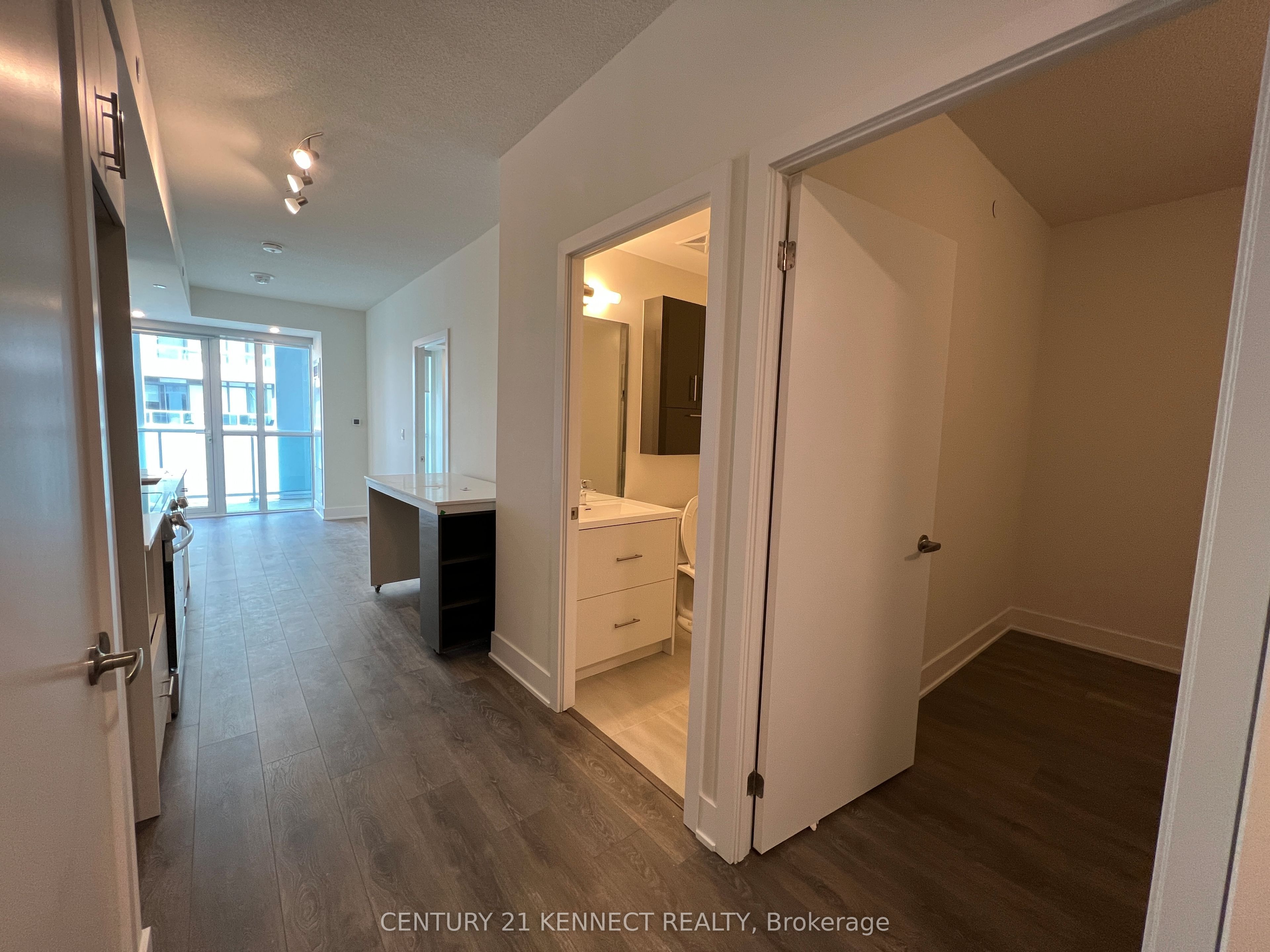 Unit 1516 - 188 Fairview Mall Drive, North York 3
