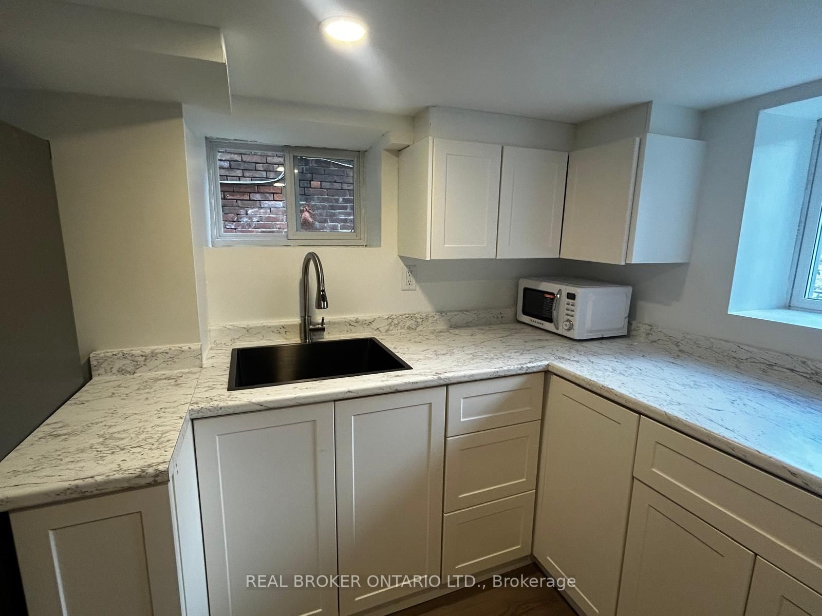 Unit 3 - 659 Vaughan Road, Toronto 5