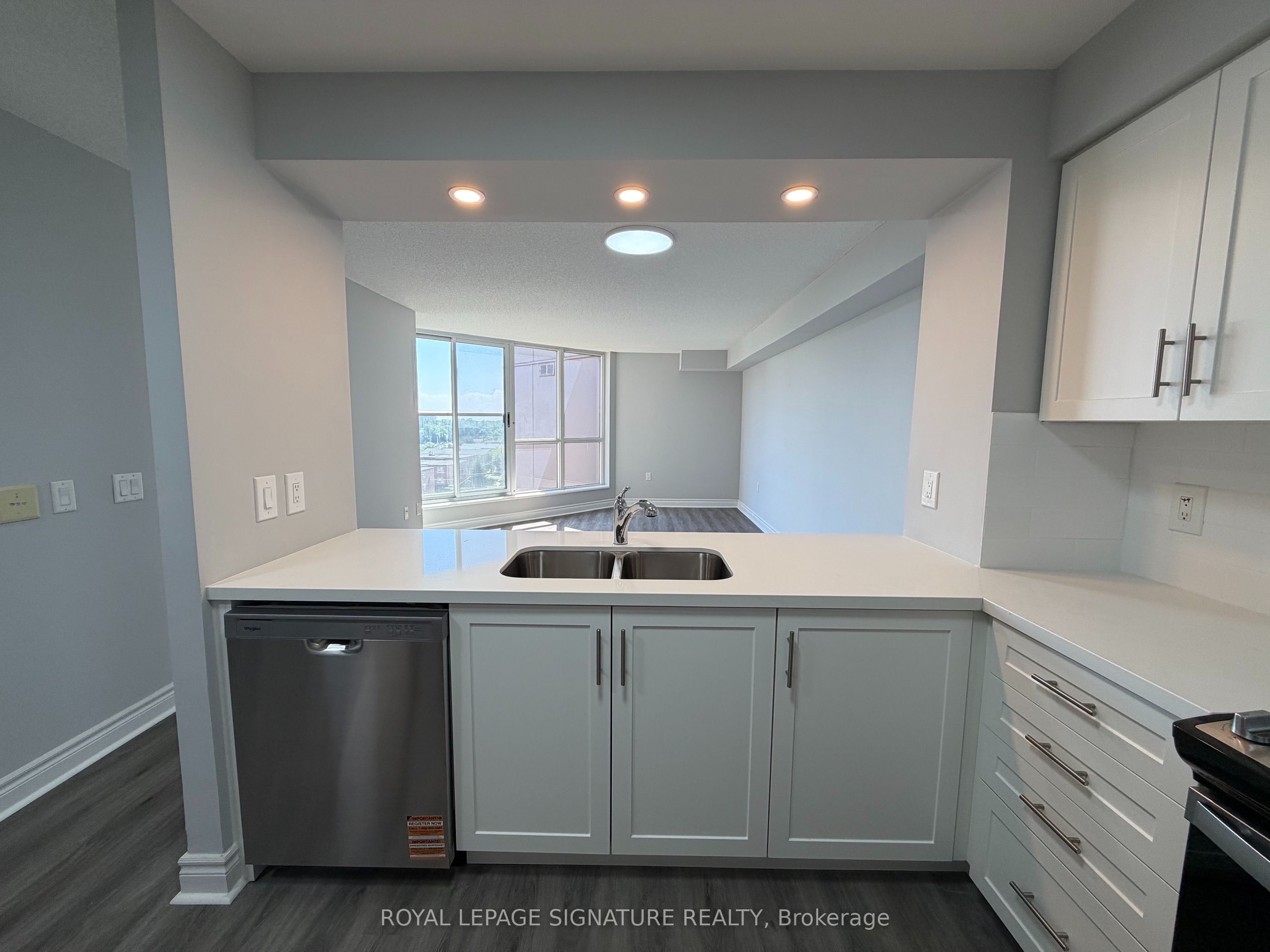 Unit 816 - 2 Neptune Drive, North York 5