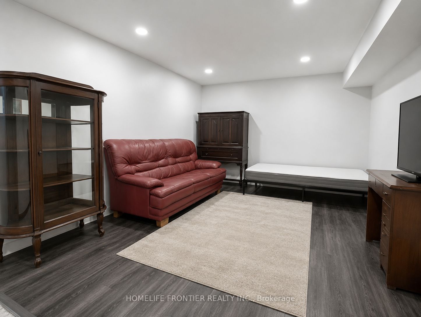 Unit Ground Level - 49 Red Robinway, North York 3