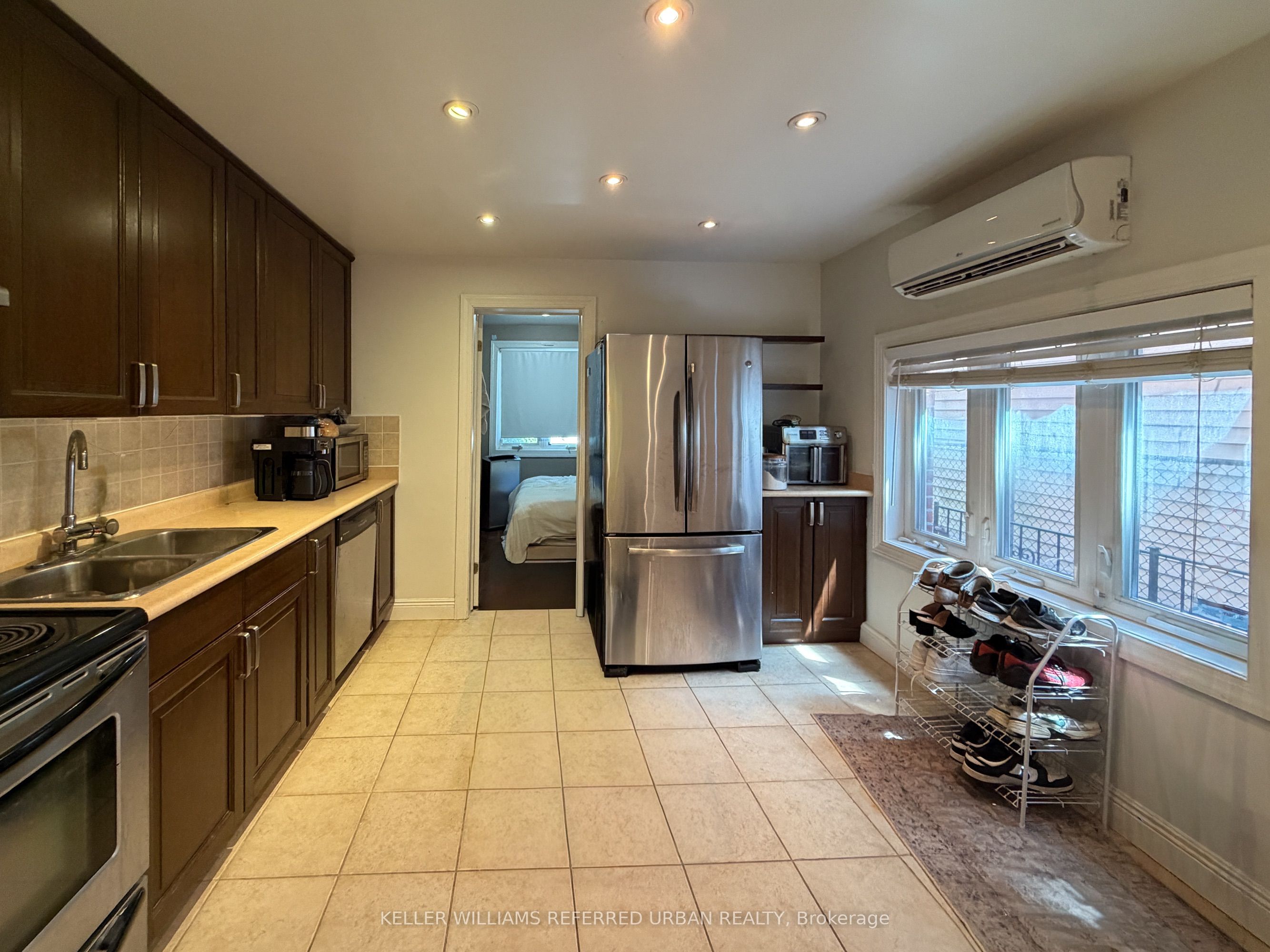 Unit Main - 429 Ossington Avenue, Toronto 2