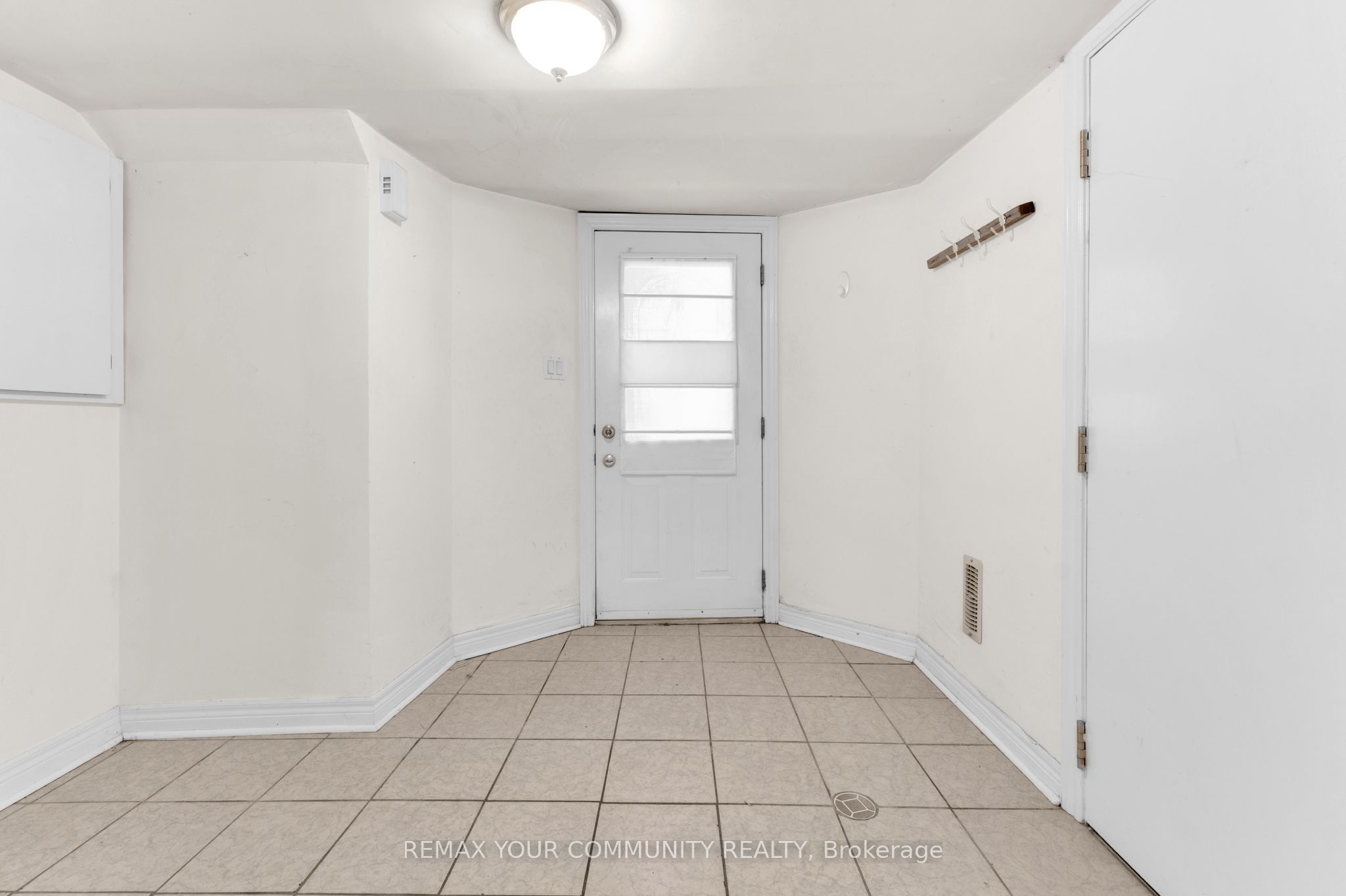 Unit Bsmt - 176 Lisgar Street W, Toronto 4