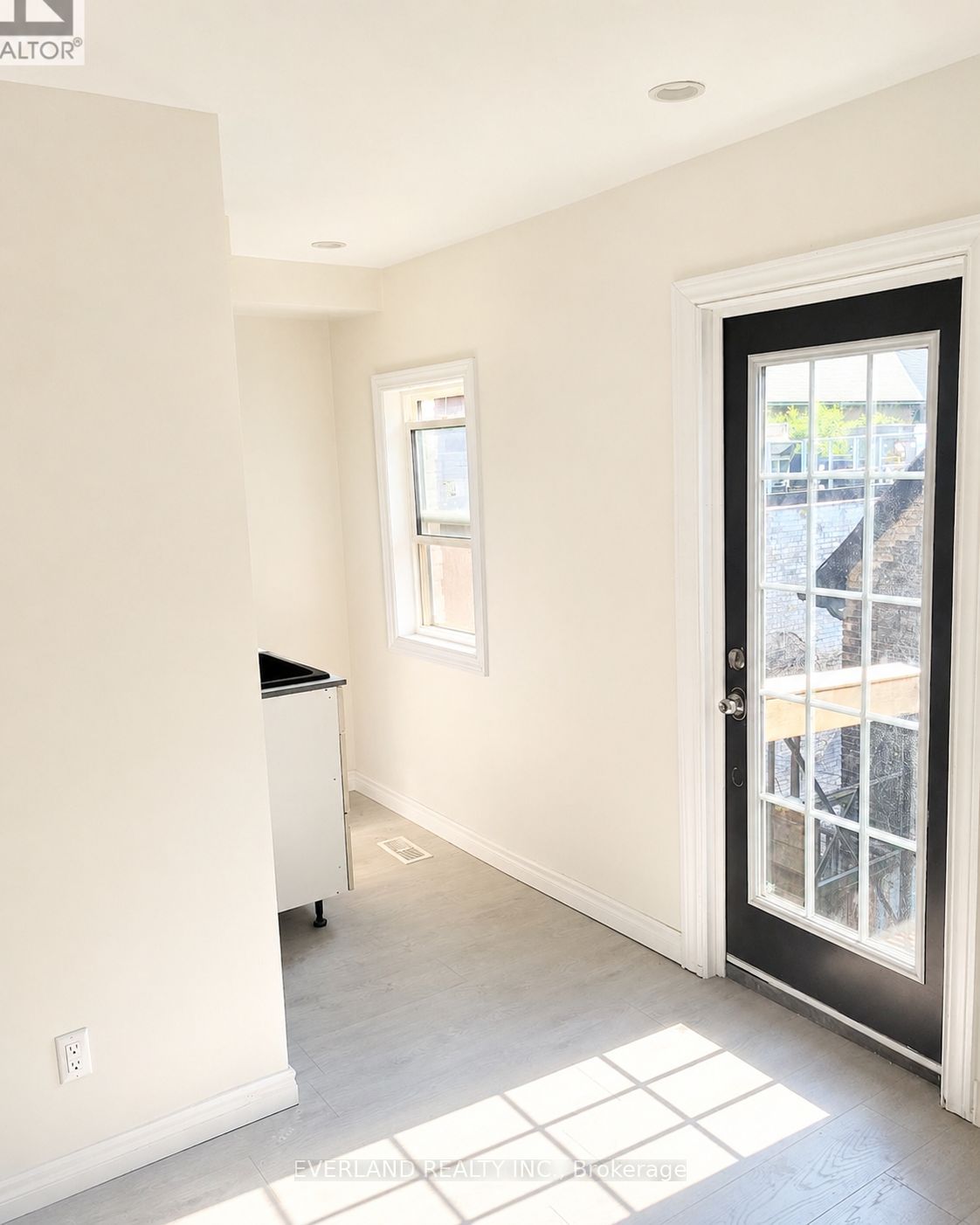 Unit 301 - 850 Bathurst Street, Toronto 2