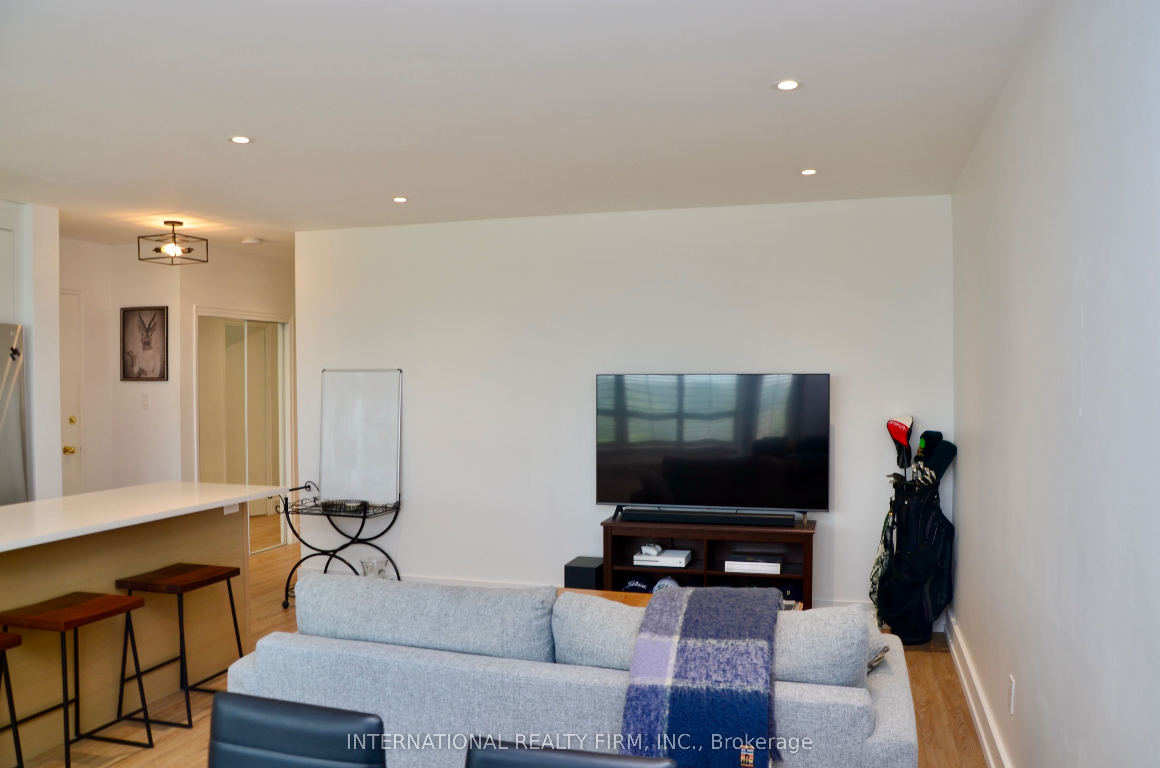 Unit 404 - 219 Wilson Avenue, Toronto 5