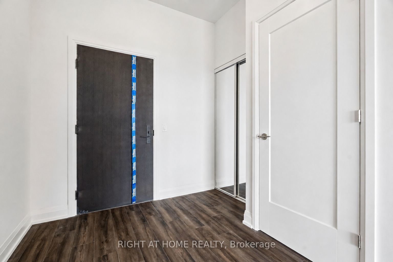 Unit PH03 - 20 Soudan Avenue, Toronto 5