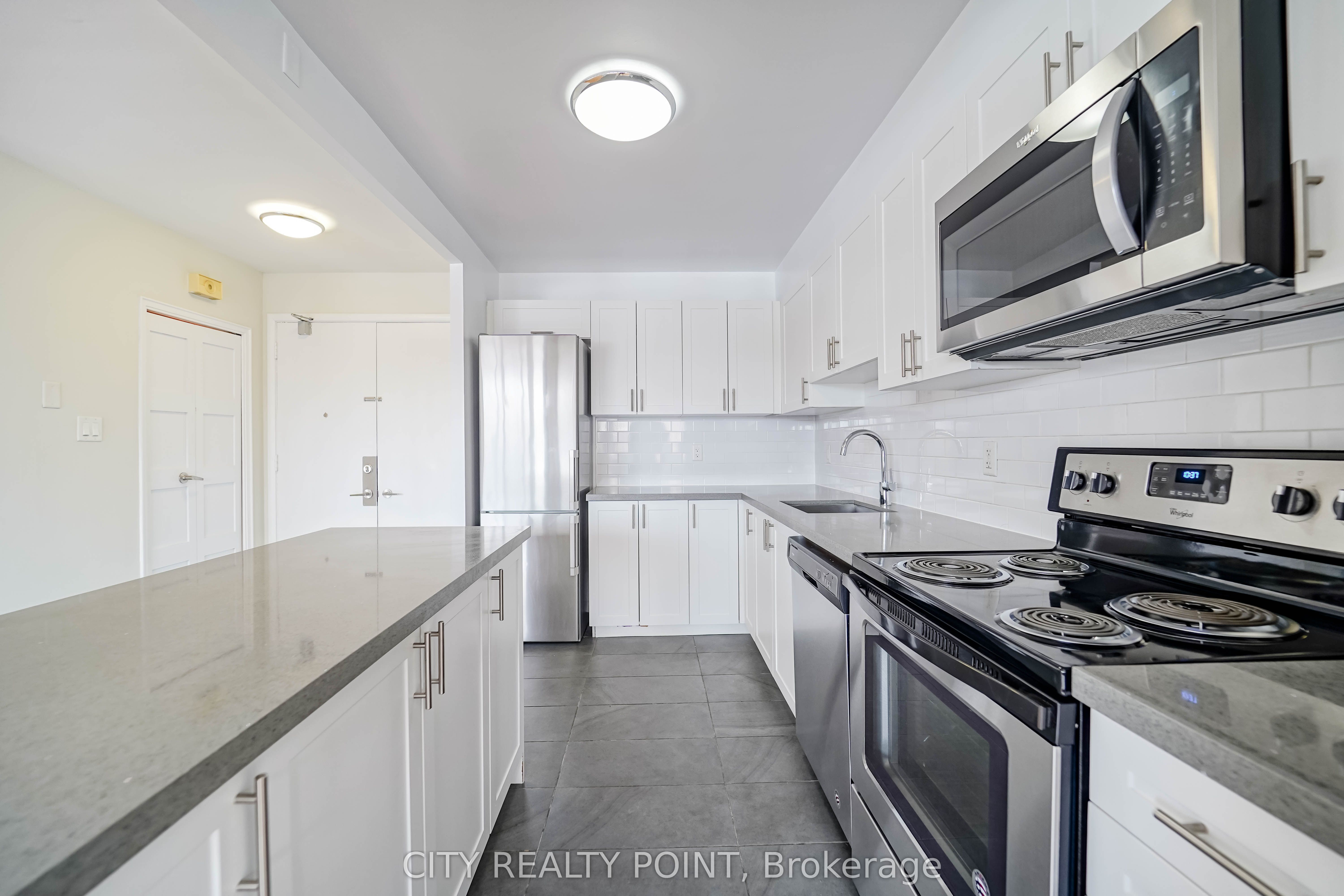 Unit 510 - 10 Shallmar Boulevard, Toronto 5