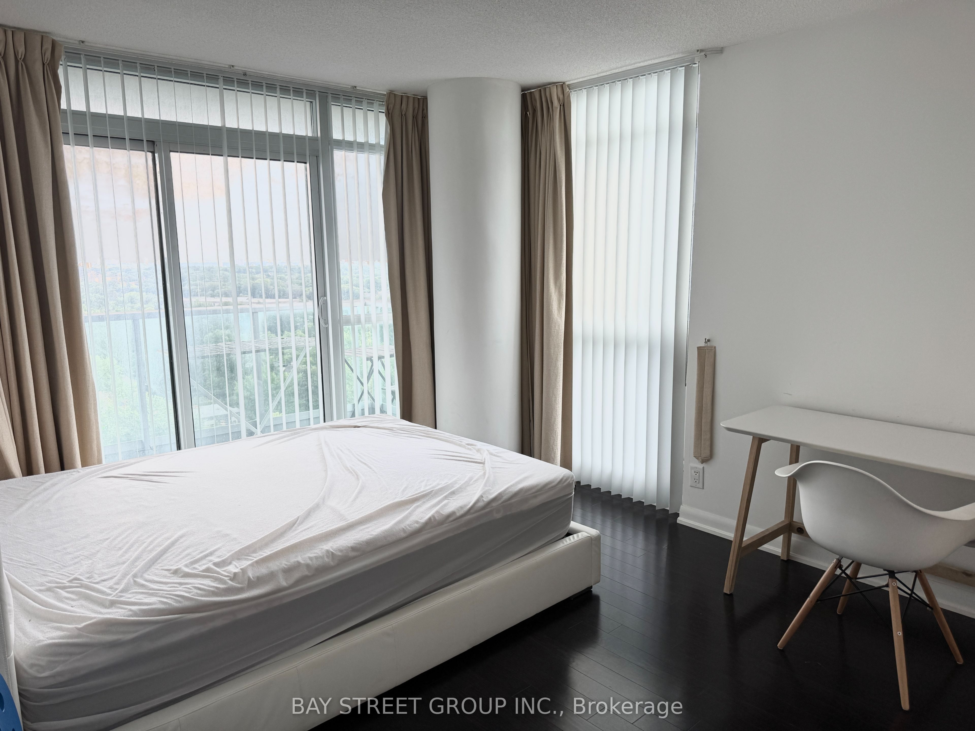 Unit 1612 - 17 Anndale Drive, North York 4
