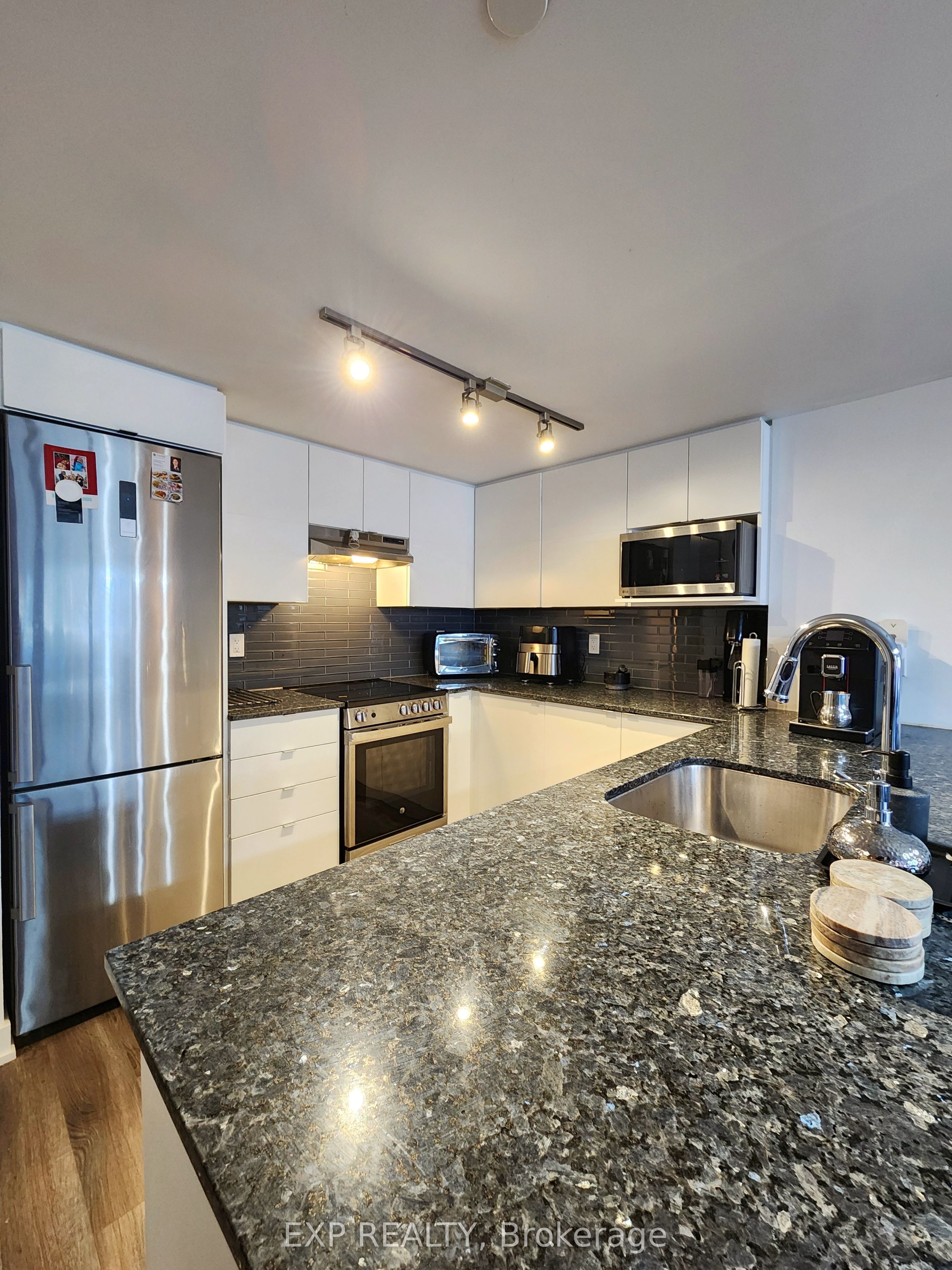 Unit 7 - 106 Varna Drive, North York 3
