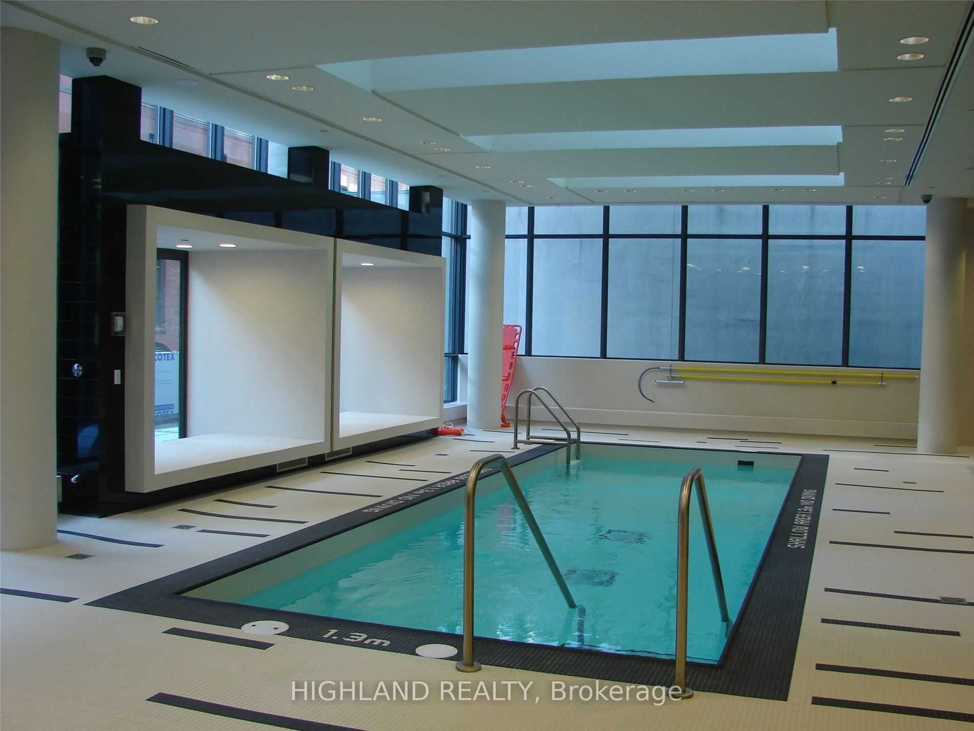 Unit 408 - 770 Bay Street, Toronto 5