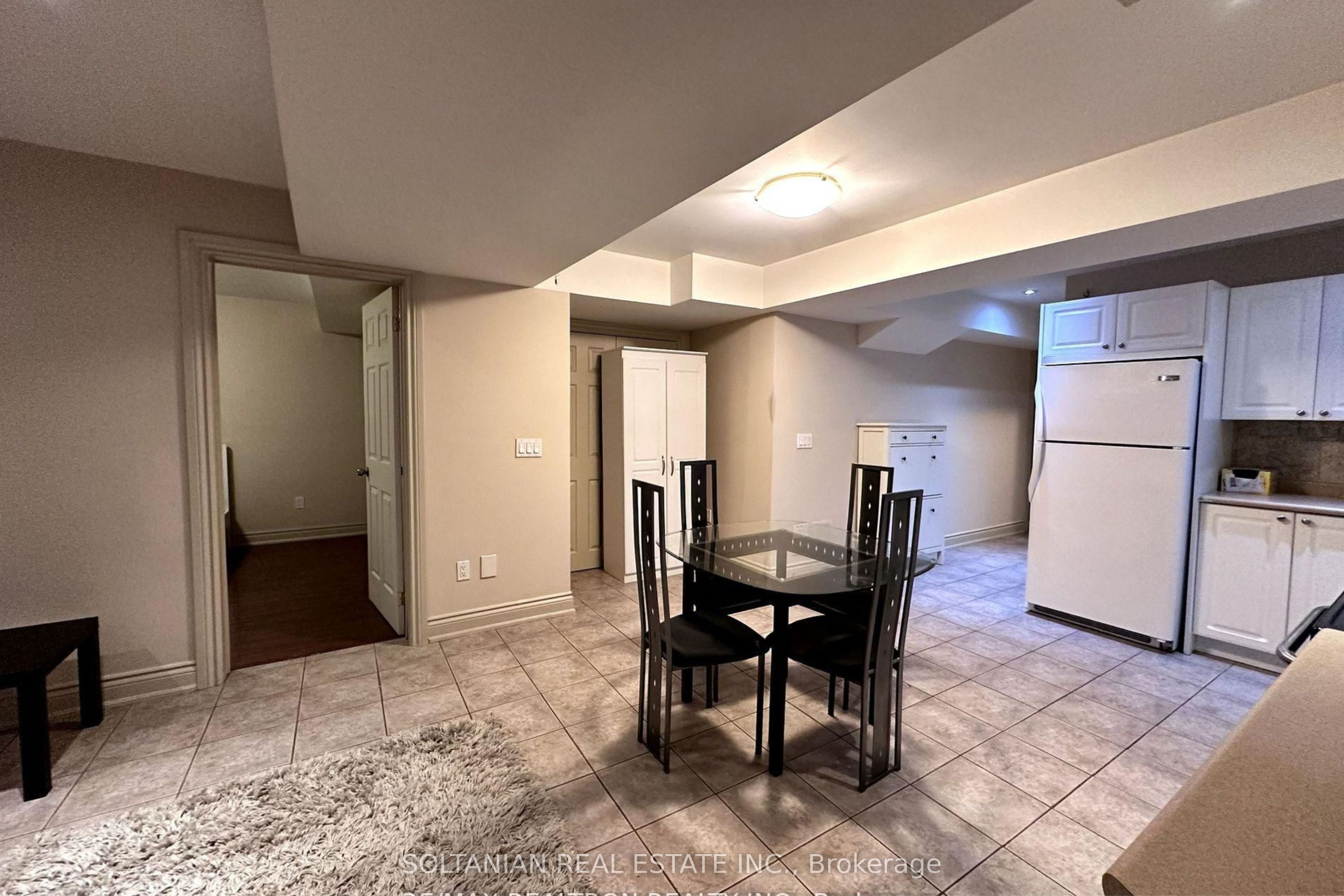 Unit Bsmt - 164 Newton Drive, North York 4