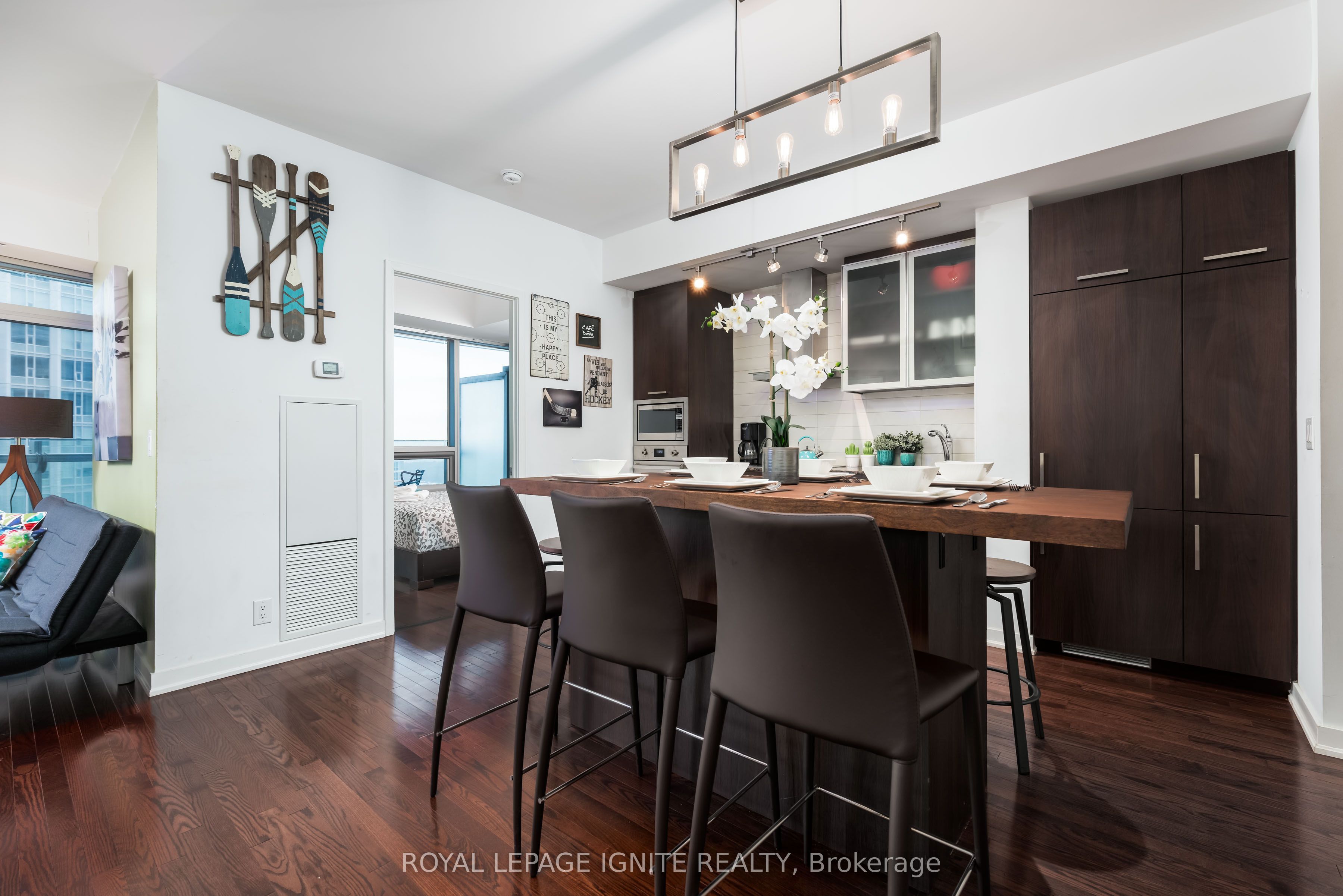 Unit 3303 - 14 York Street, Toronto 2