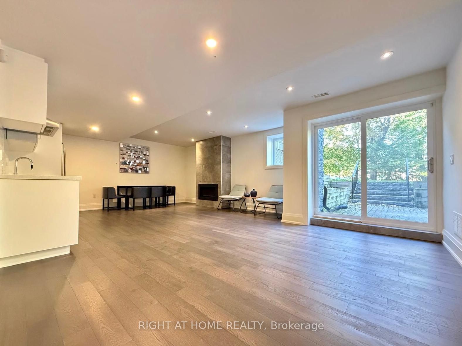Unit Basemnt - 56 Lloydminster Crescent, North York 5
