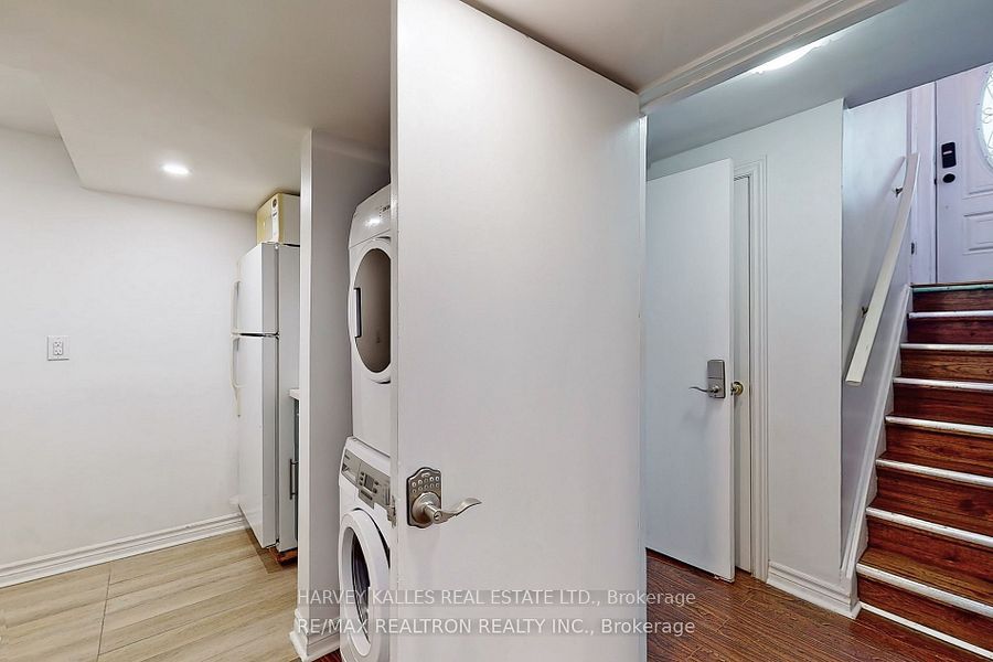 Unit Lower - 142 Combe Avenue, North York 2