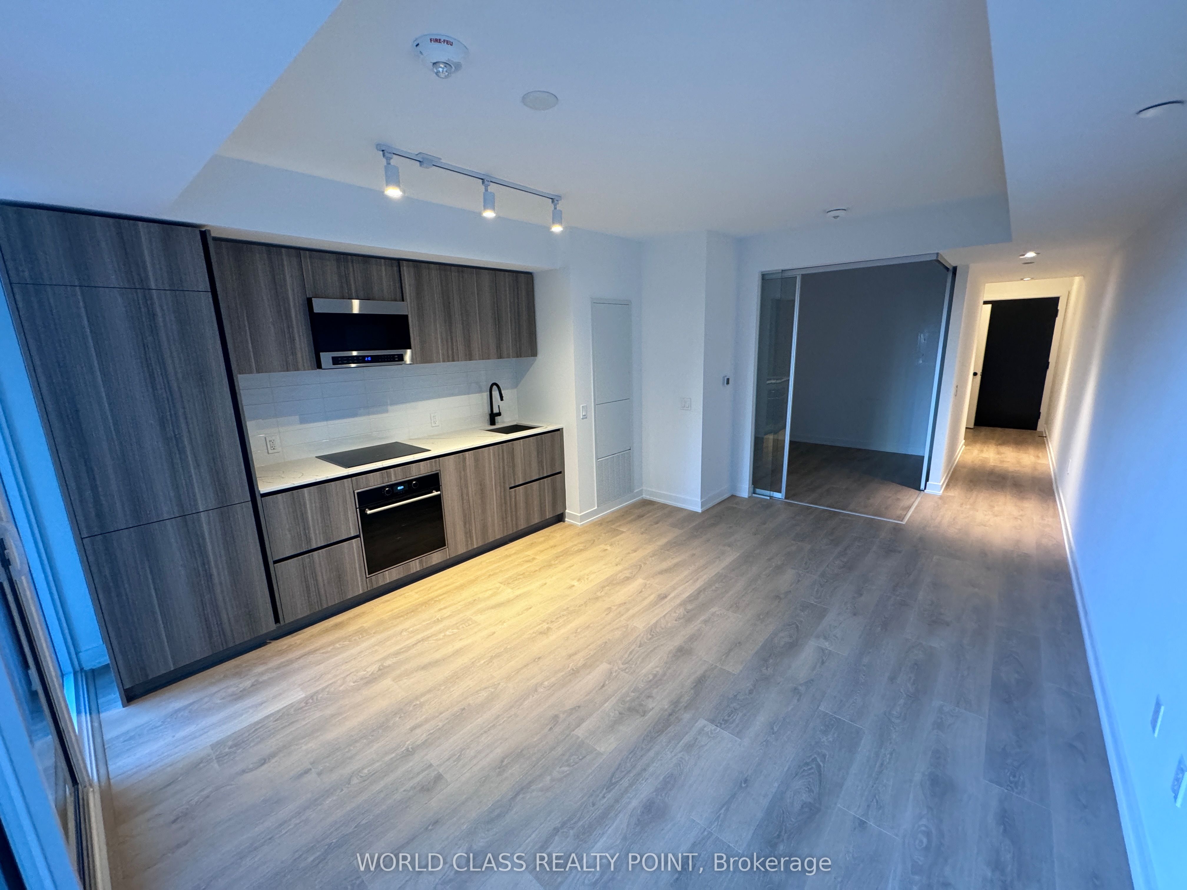 Unit 405 - 117 BROADWAY Avenue, Toronto 2