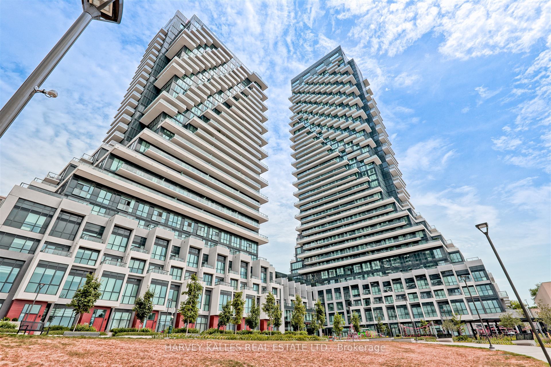 Unit 4209 - 30 Inn On The Park Drive, North York 2