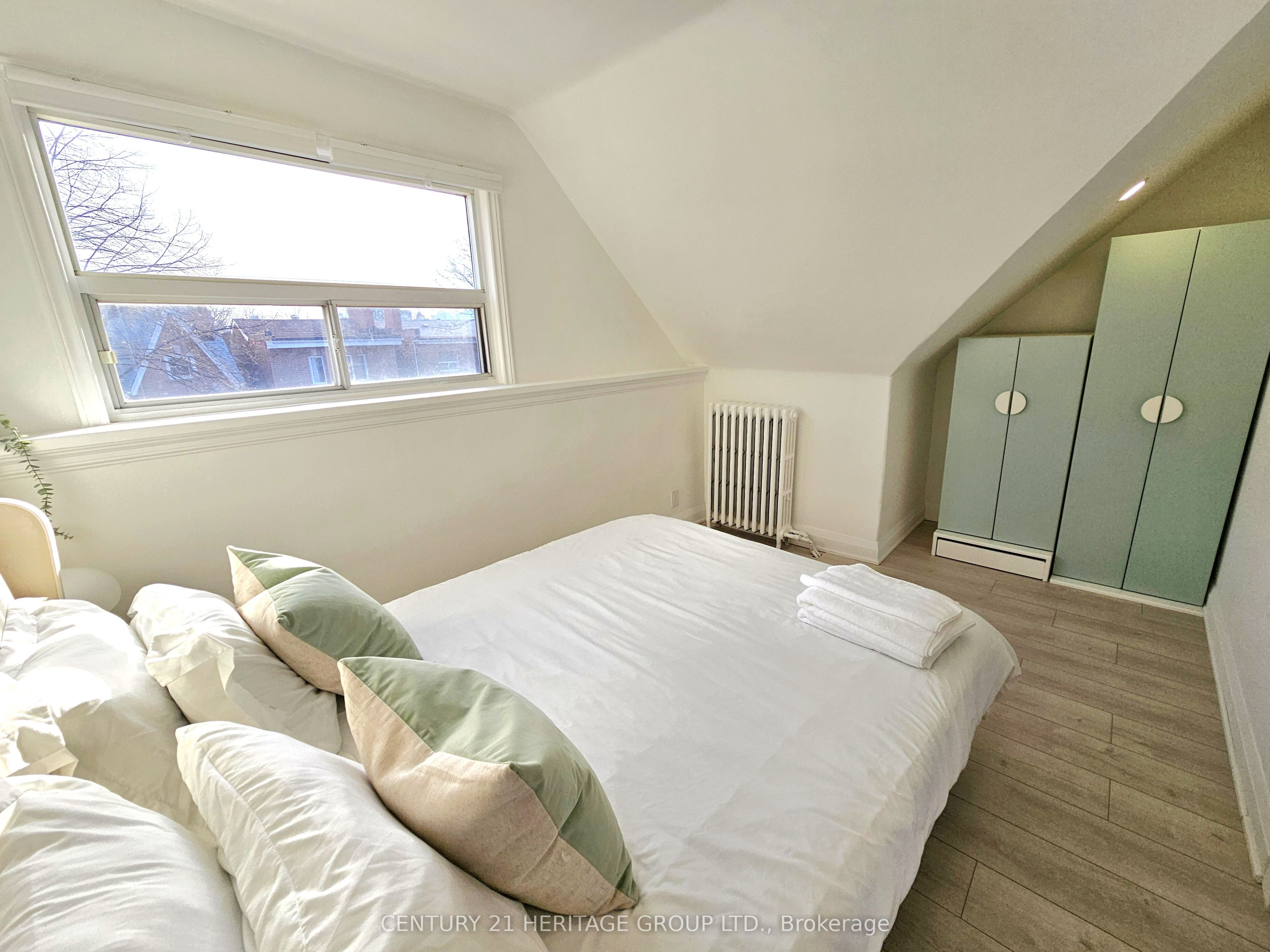 Unit 3rd Floor - 344 Shaw Street, Toronto 3