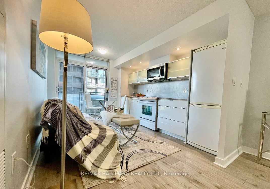 Unit 301 - 4K Spadina Avenue, Toronto 2