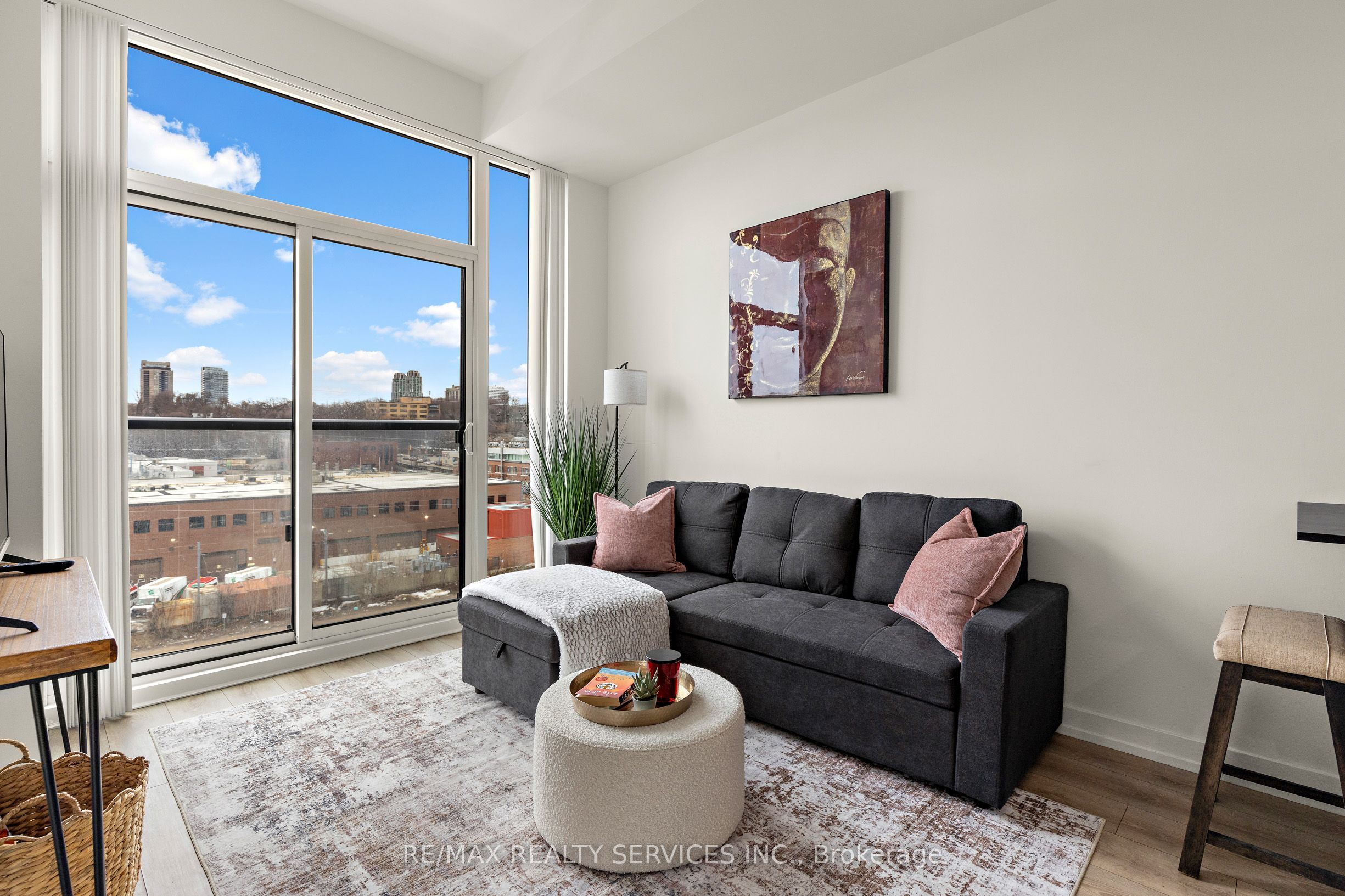 Unit 708 - 500 Dupont Street, Toronto 5