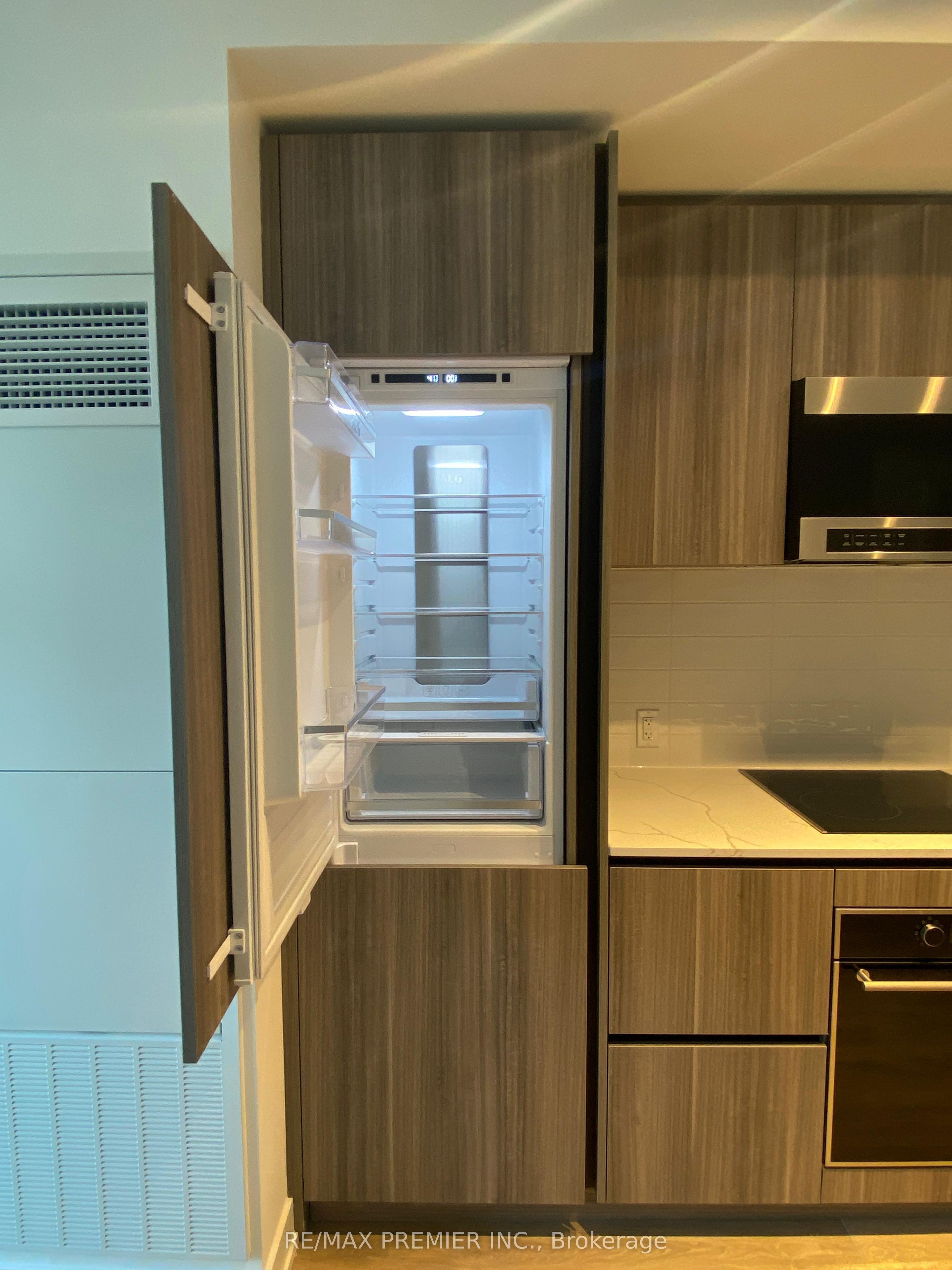 Unit 2103 - 127 Broadway Avenue, Toronto 3