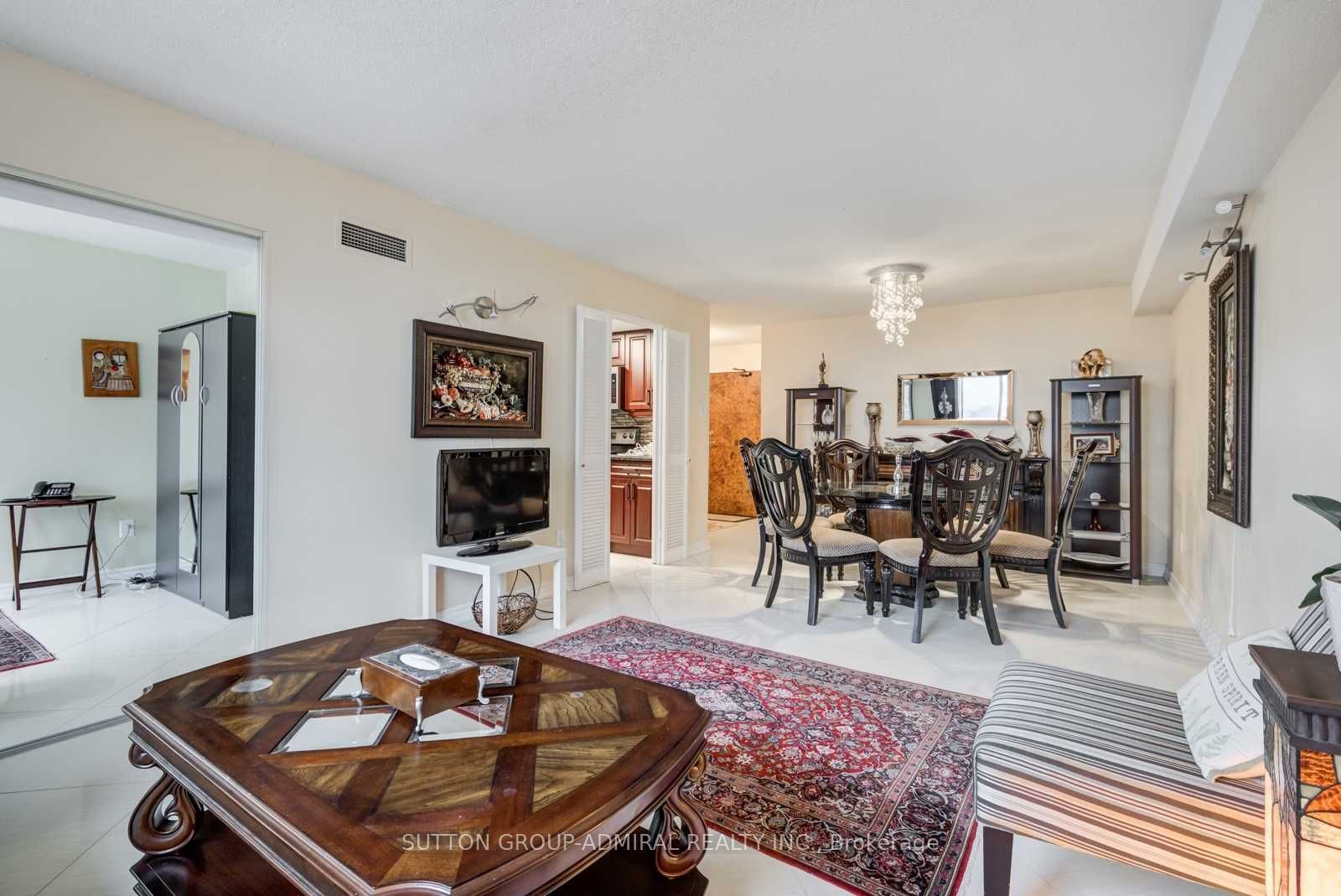 Unit 807 - 5460 Yonge Street, North York 5