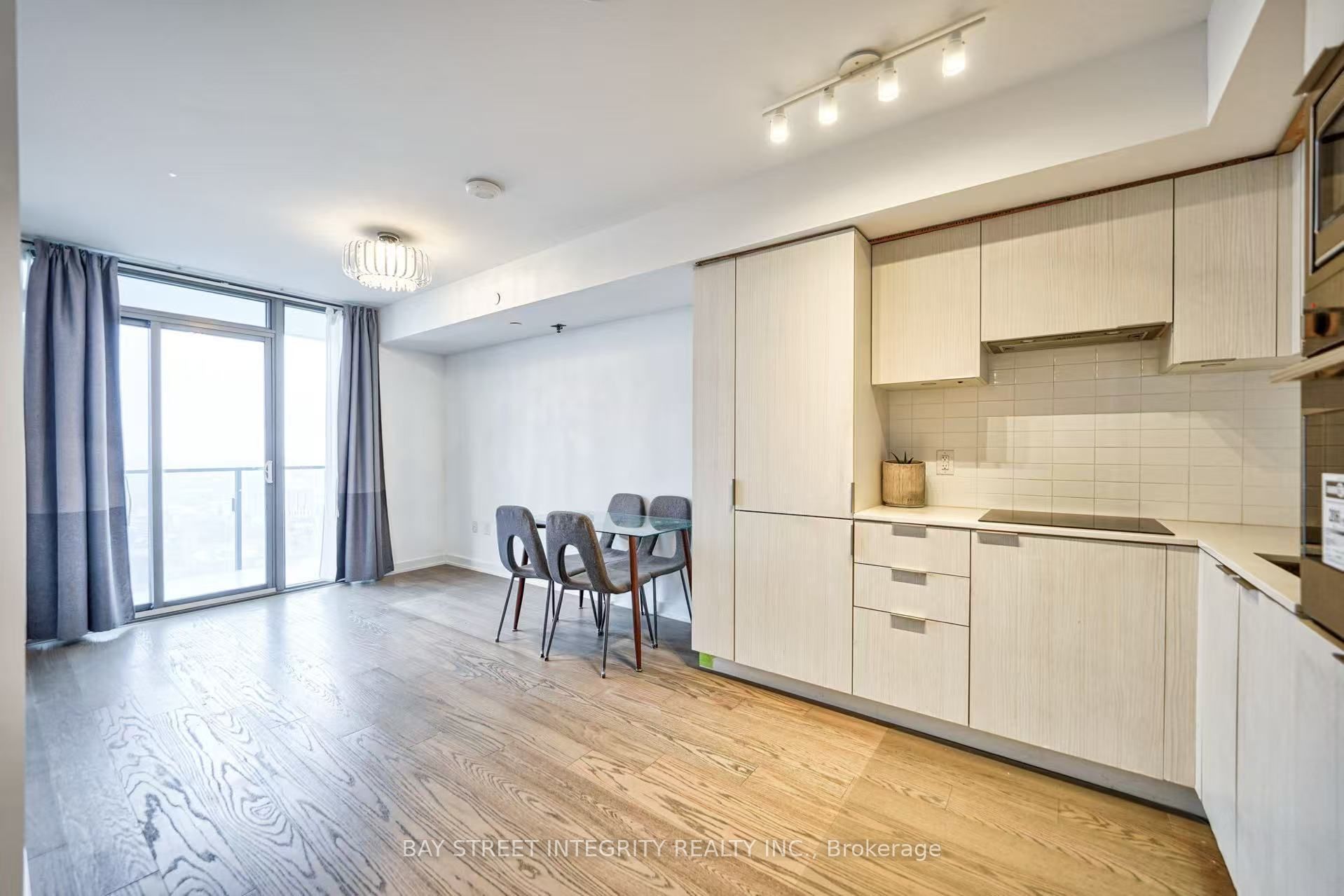 Unit 4106 - 11 Wellesley Street W, Toronto 5