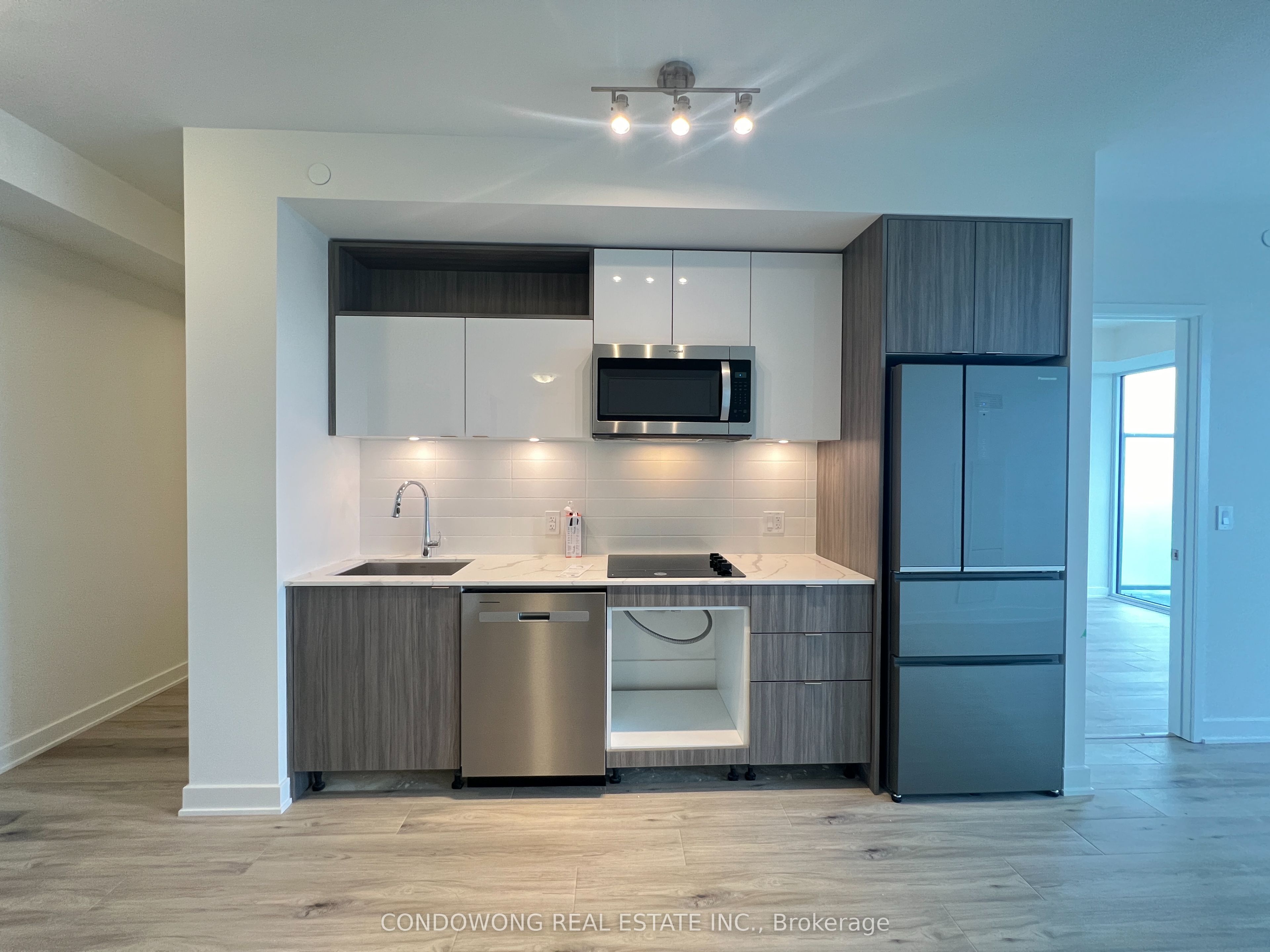 Unit 2603 - 70 Princess Street, Toronto 3