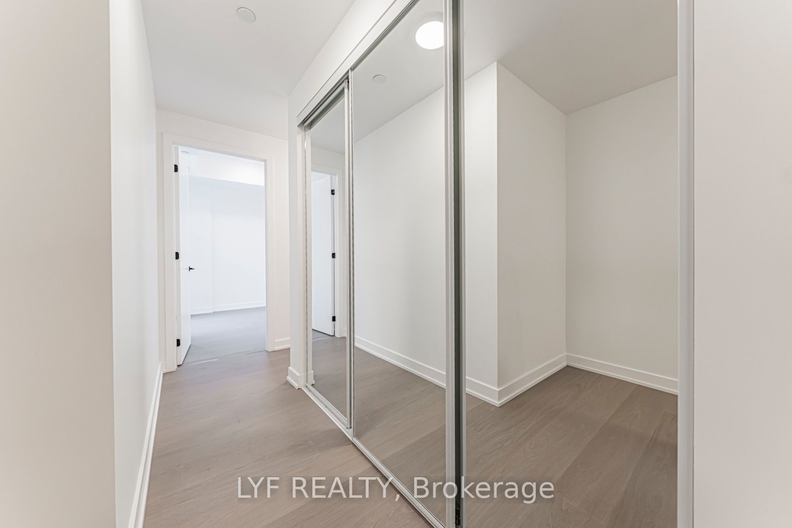 Unit 826 - 91 Montclair Avenue, Toronto 5
