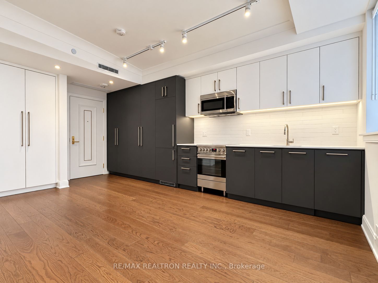 Unit 120 - 2 Clarendon Avenue, Toronto 3