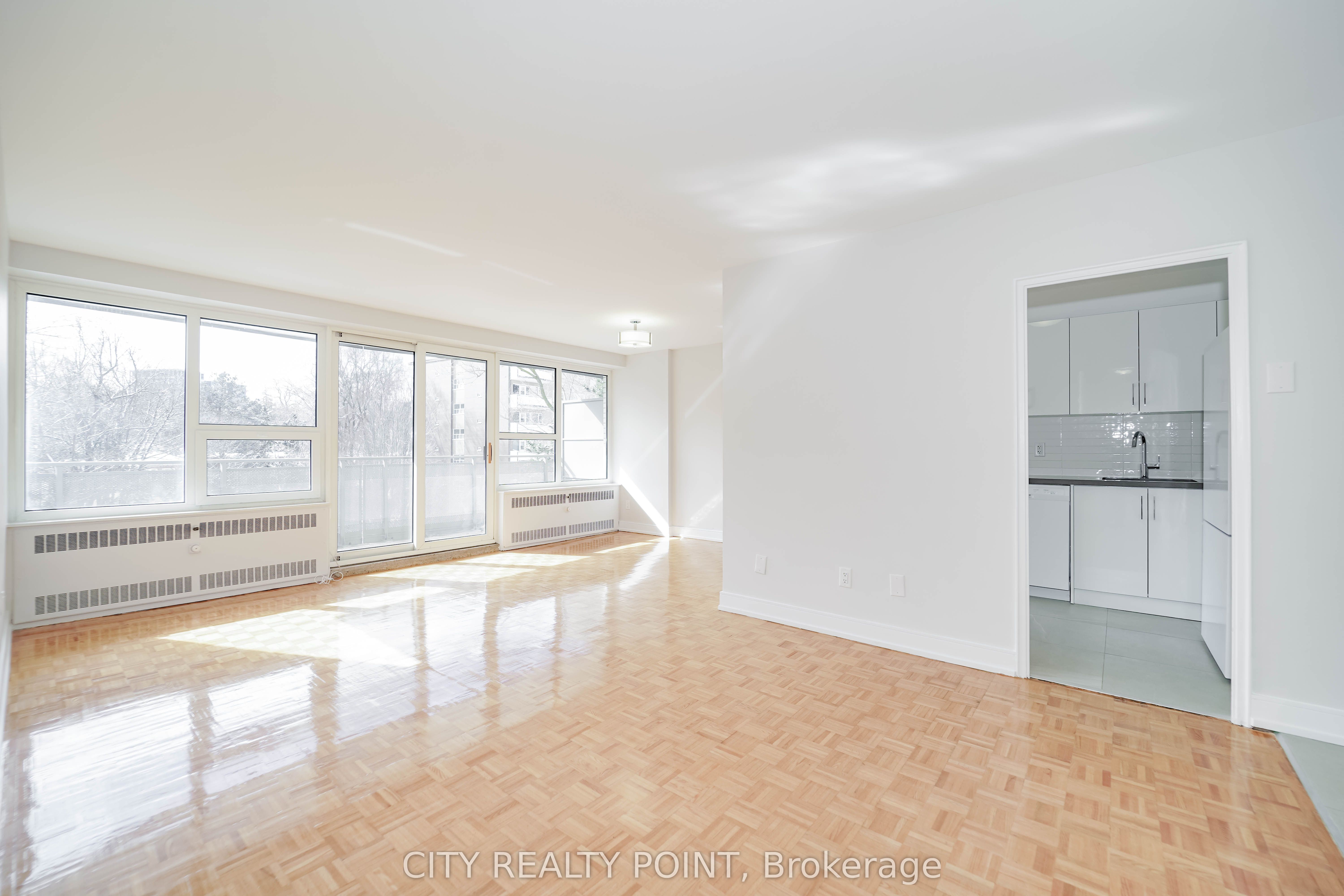 Unit 507 - 10 Shallmar Boulevard, Toronto 4