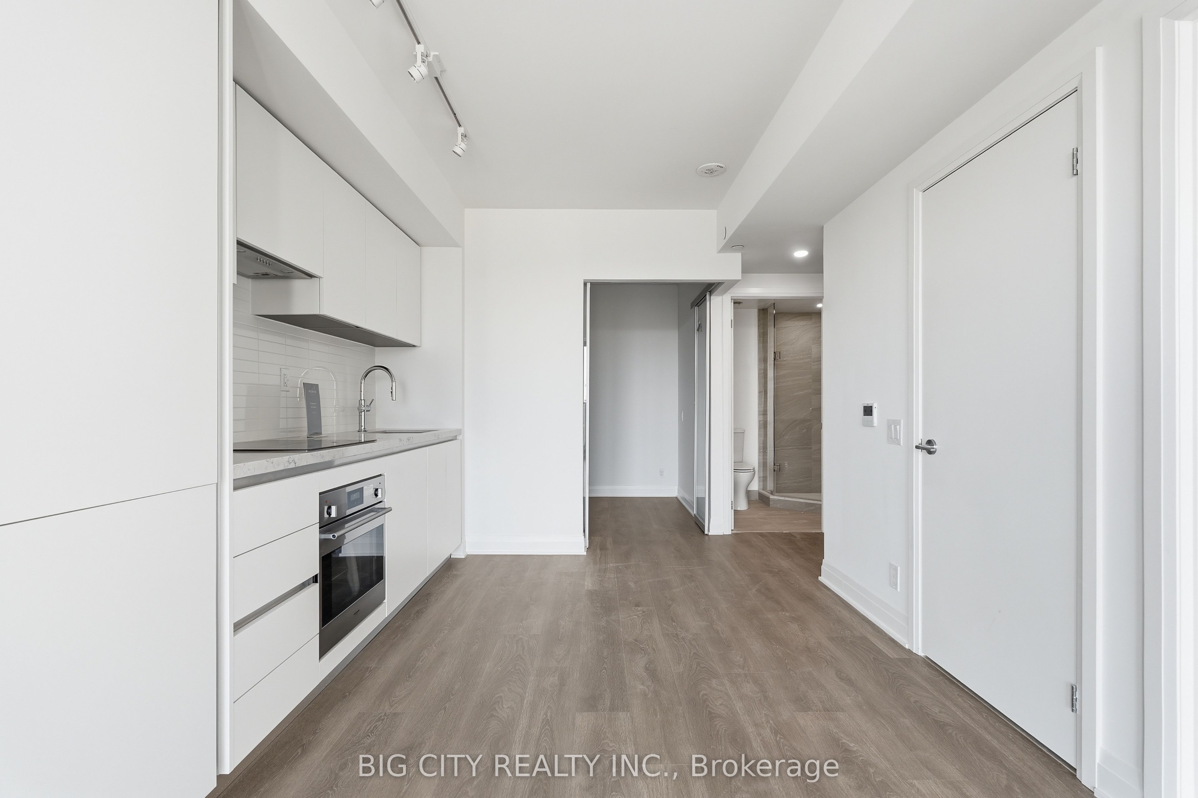 Unit 1611 - 25 Frederick Todd Way, Toronto 5