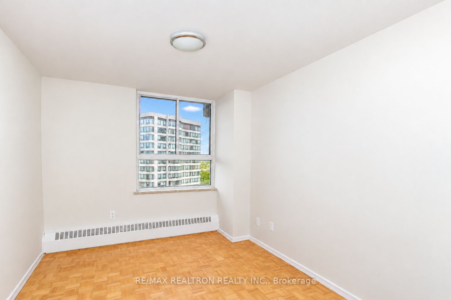 Unit 1110 - 6200 Bathurst Street, North York 4