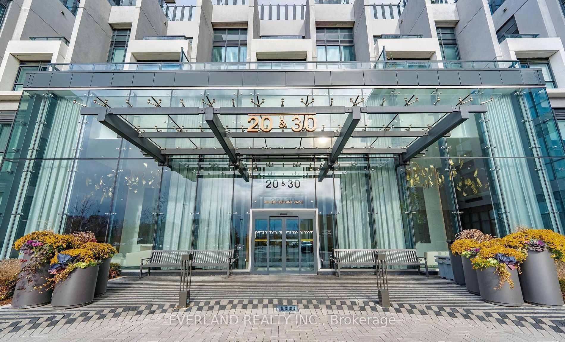 Unit 443 - 20 Inn On The Park Drive, North York 2