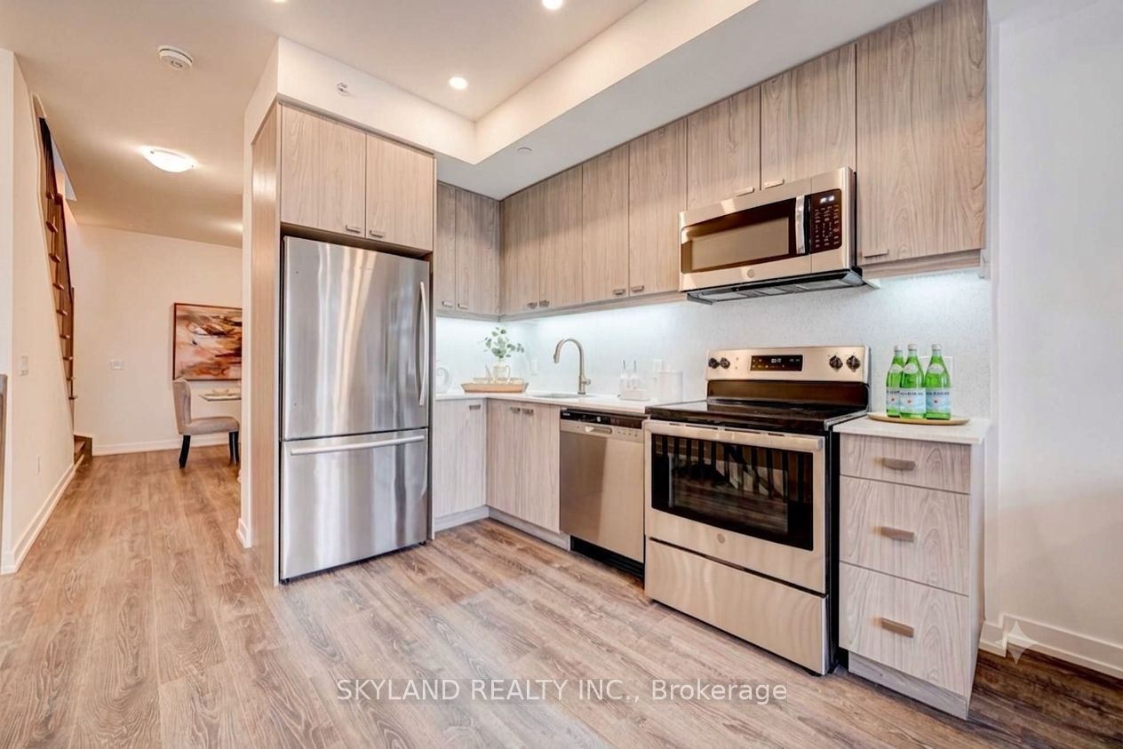 Unit 40 - 57 Finch Avenue W, North York 5