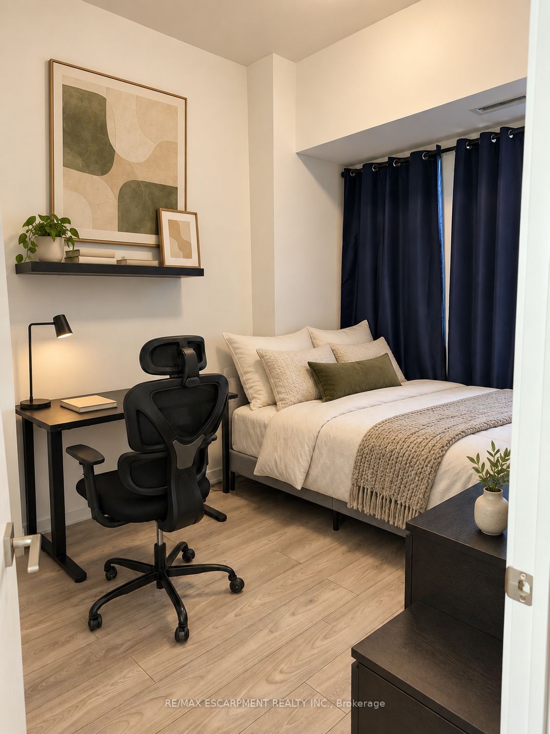 Unit 1010 - 82 Dalhousie Street, Toronto 5
