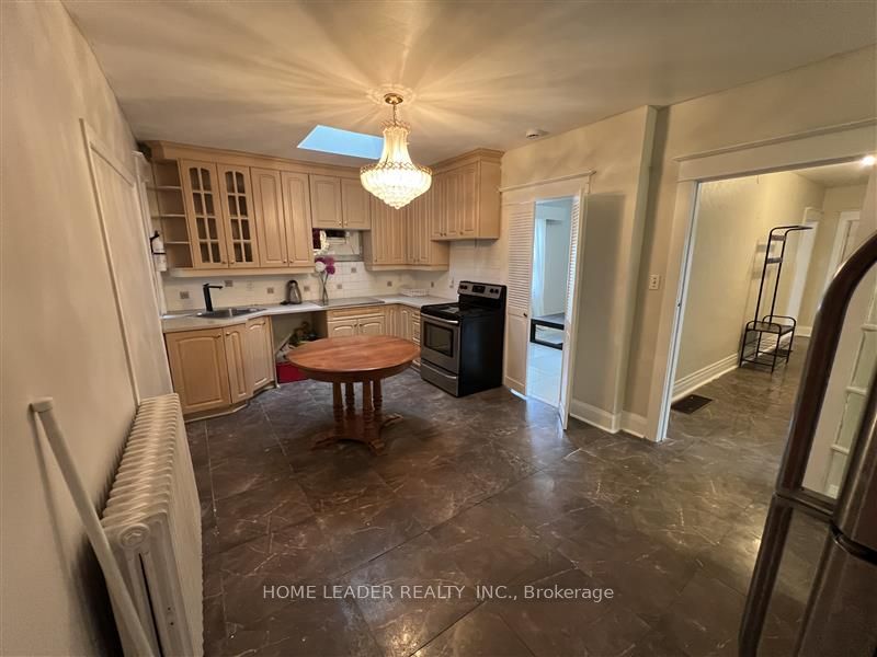 23 Franklin Avenue, North York 3