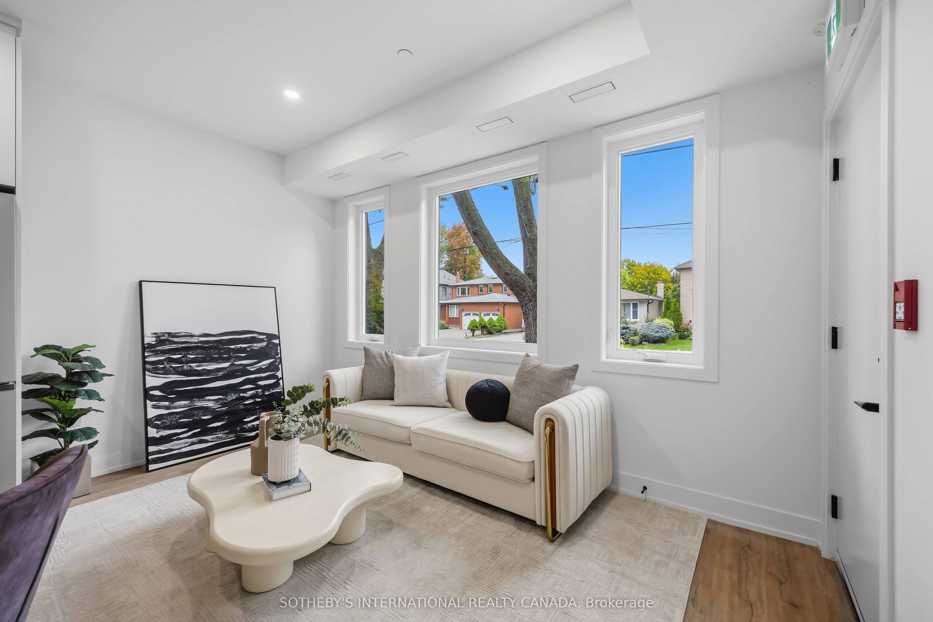 Unit 1 - 207 Connaught Avenue, North York 2