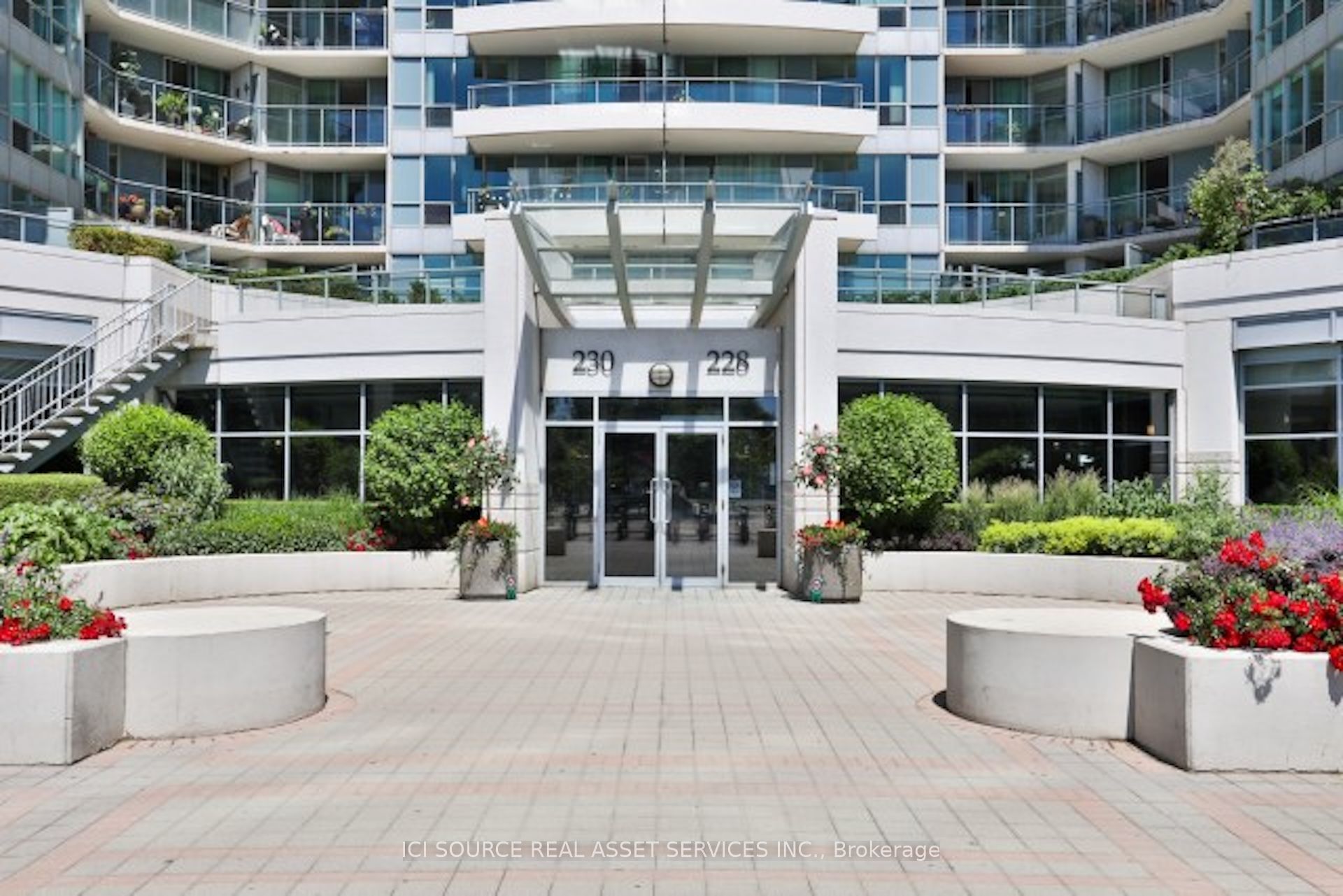 Unit 2019 - 230 Queens Quay W, Toronto 2