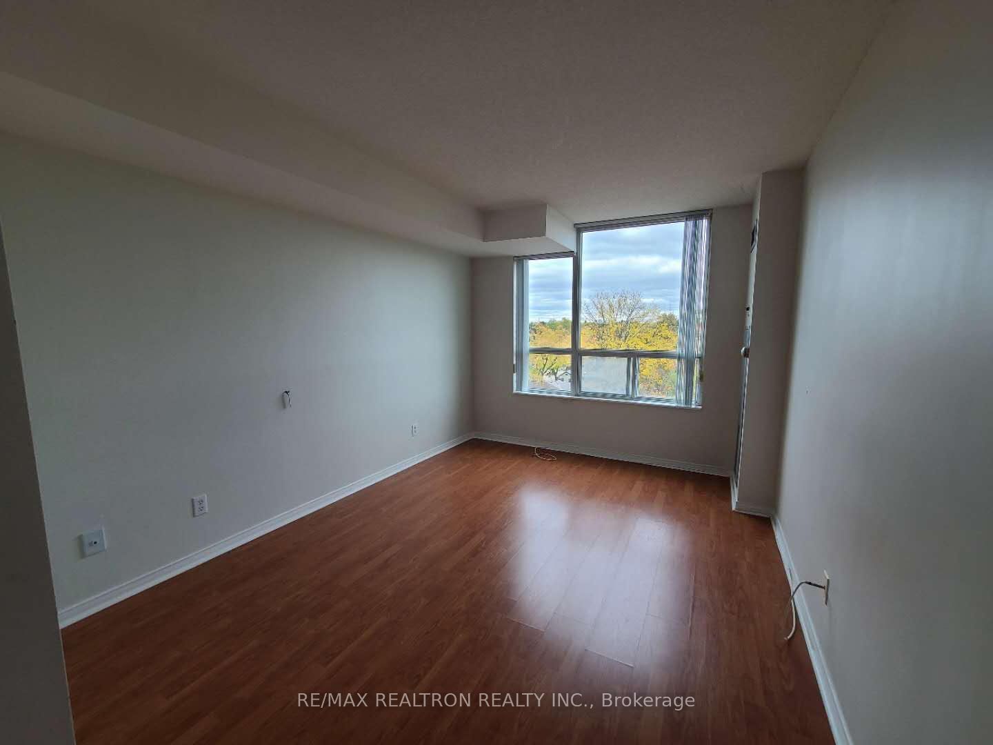 Unit 1006 - 238 Doris Avenue, North York 3