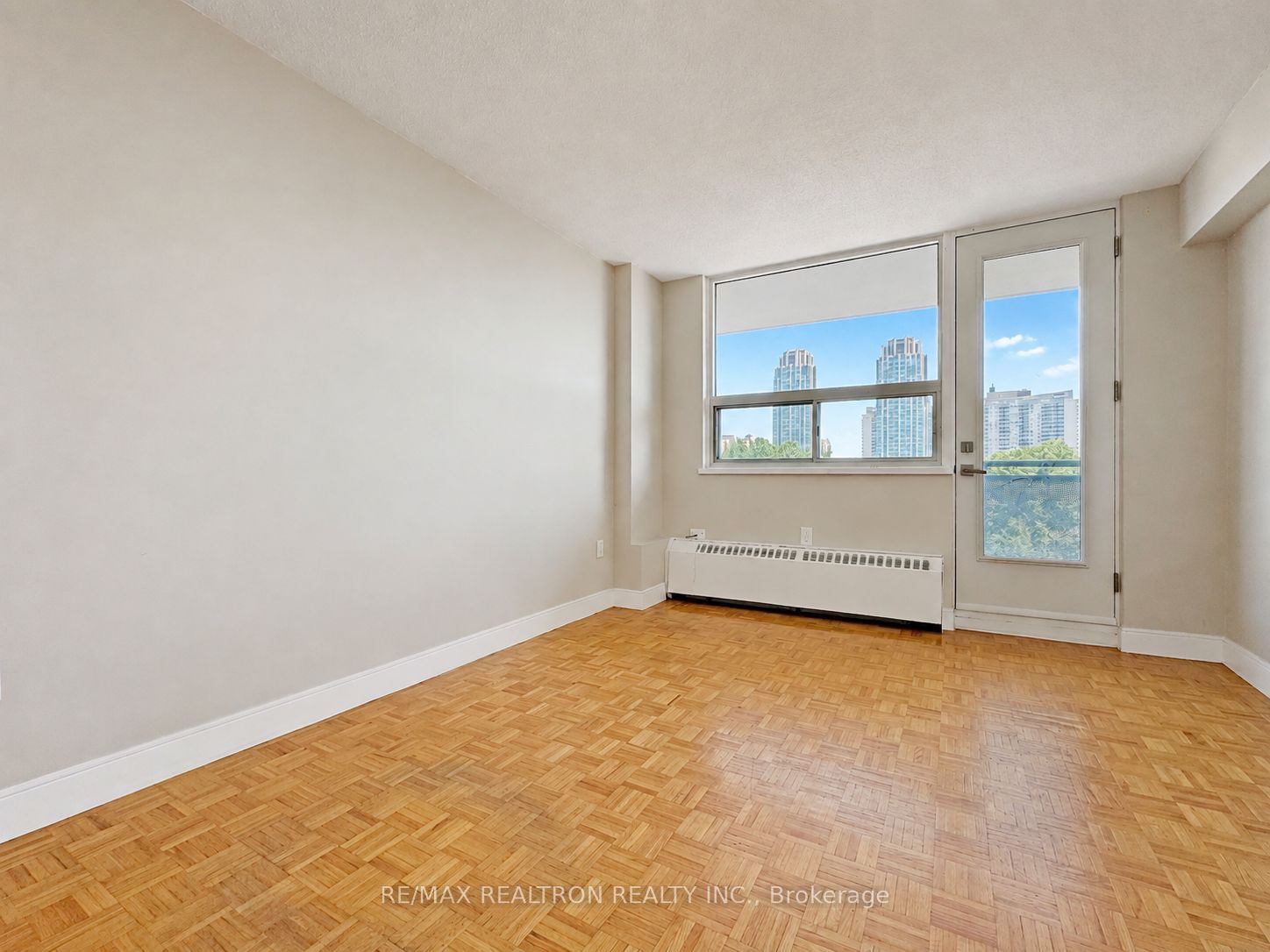 Unit 907 - 1500 Bathurst Street, Toronto 4