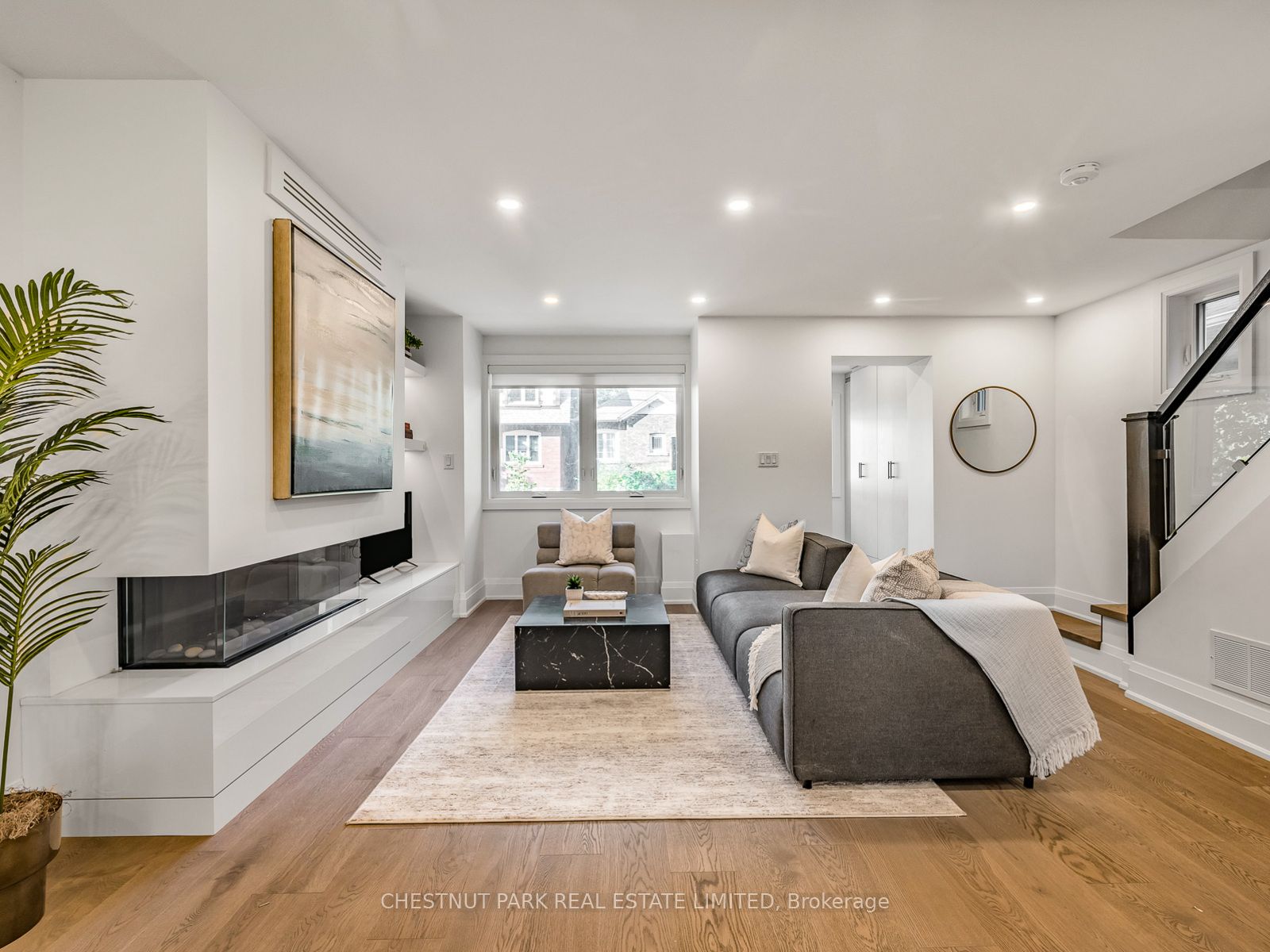 629 Duplex Avenue, Toronto 4