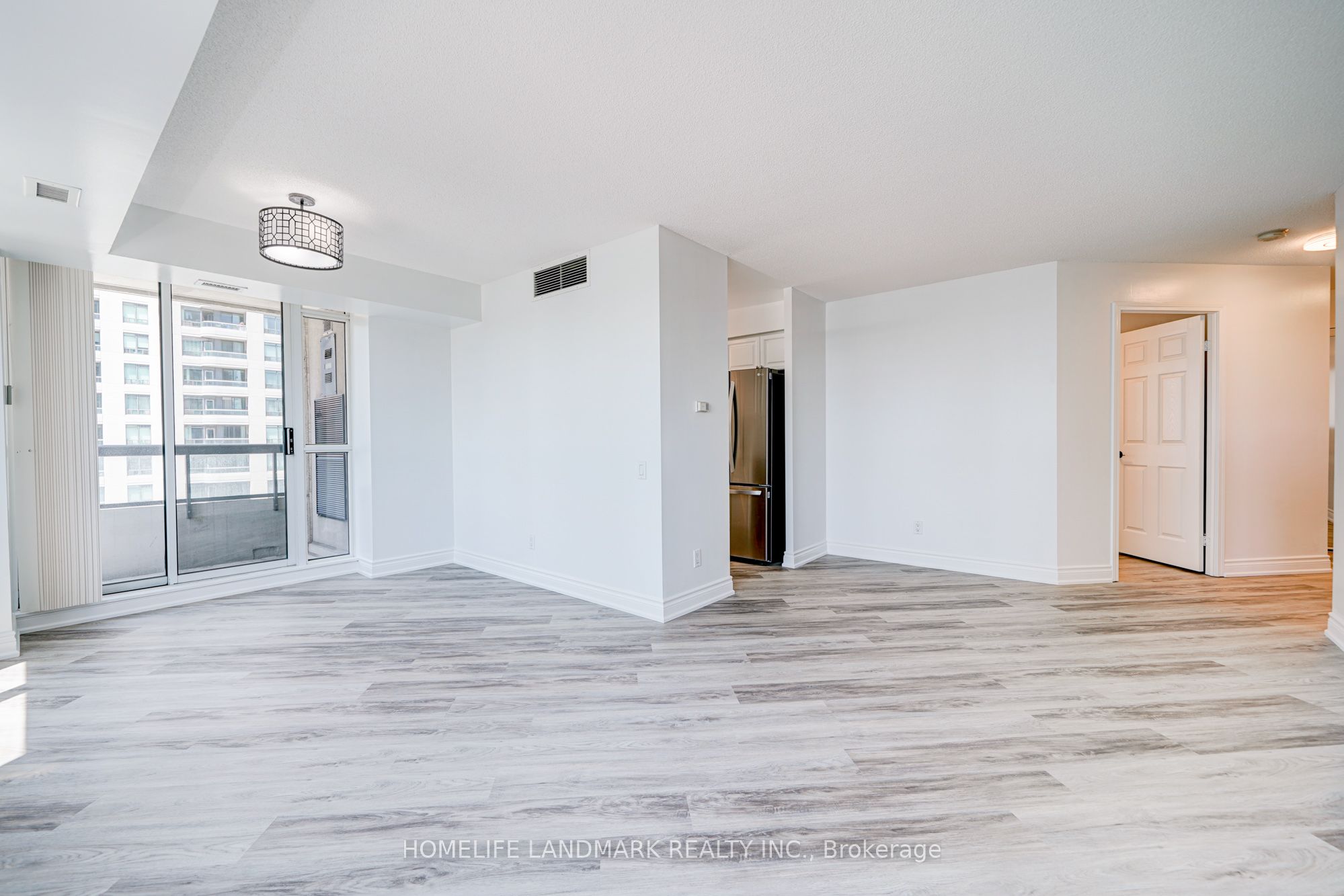 Unit 1006 - 8 Hillcrest Avenue, North York 5