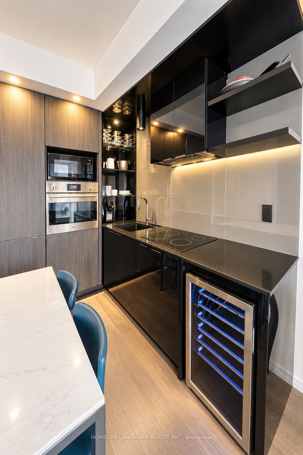 Unit 3610 - 70 Temperance Street, Toronto 4