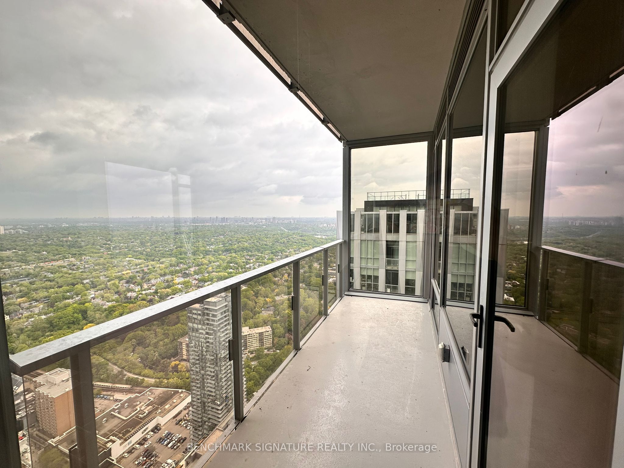 Unit 5504 - 11 Yorkville Avenue, Toronto 5