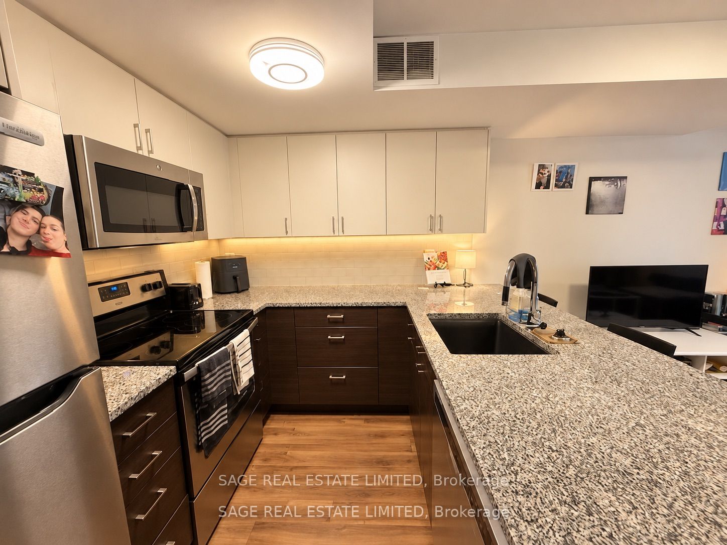 Unit Lower - 228 Montrose Avenue, Toronto 4