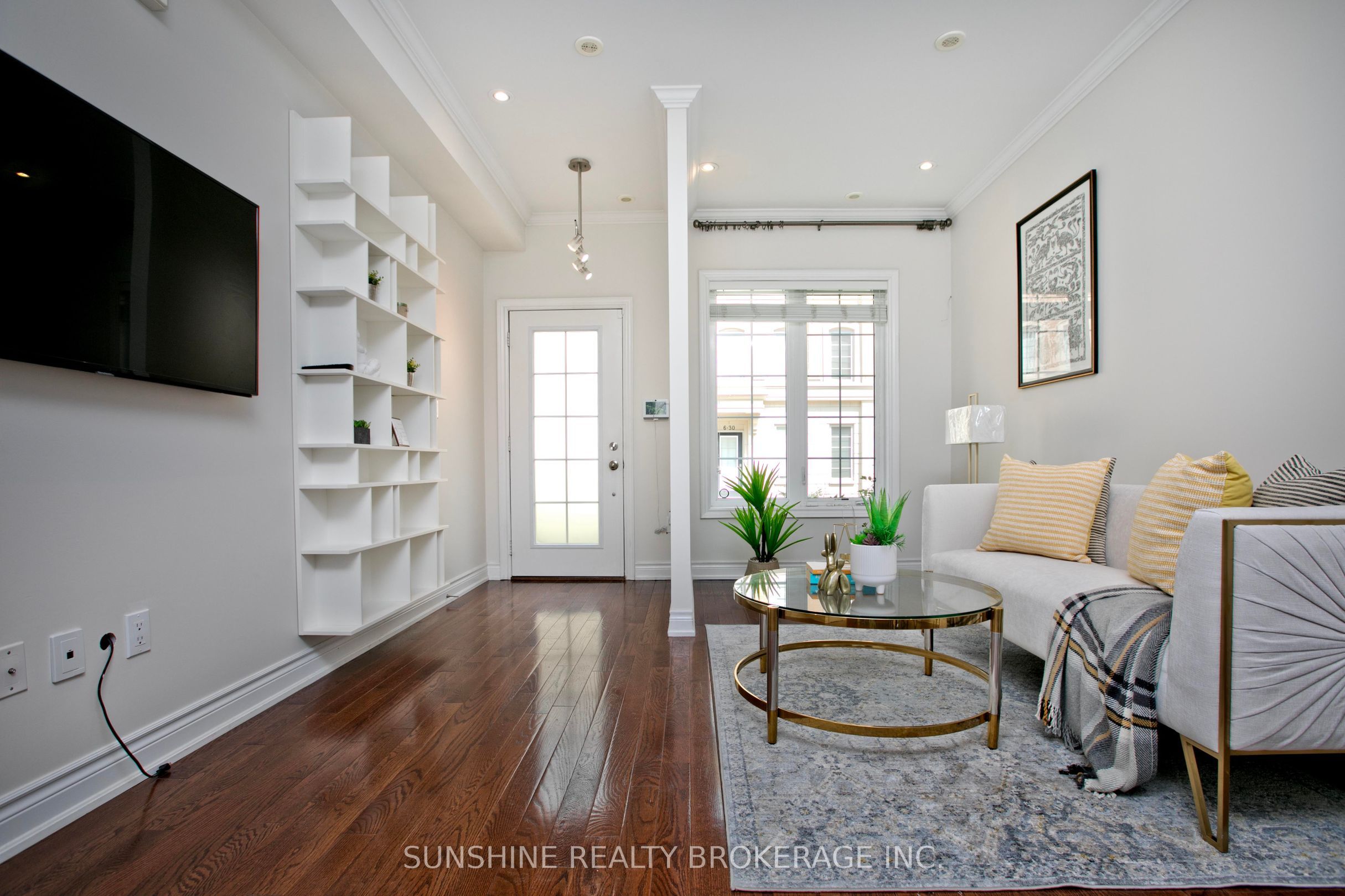 Unit 12 - 20 Hargrave Lane, North York 4