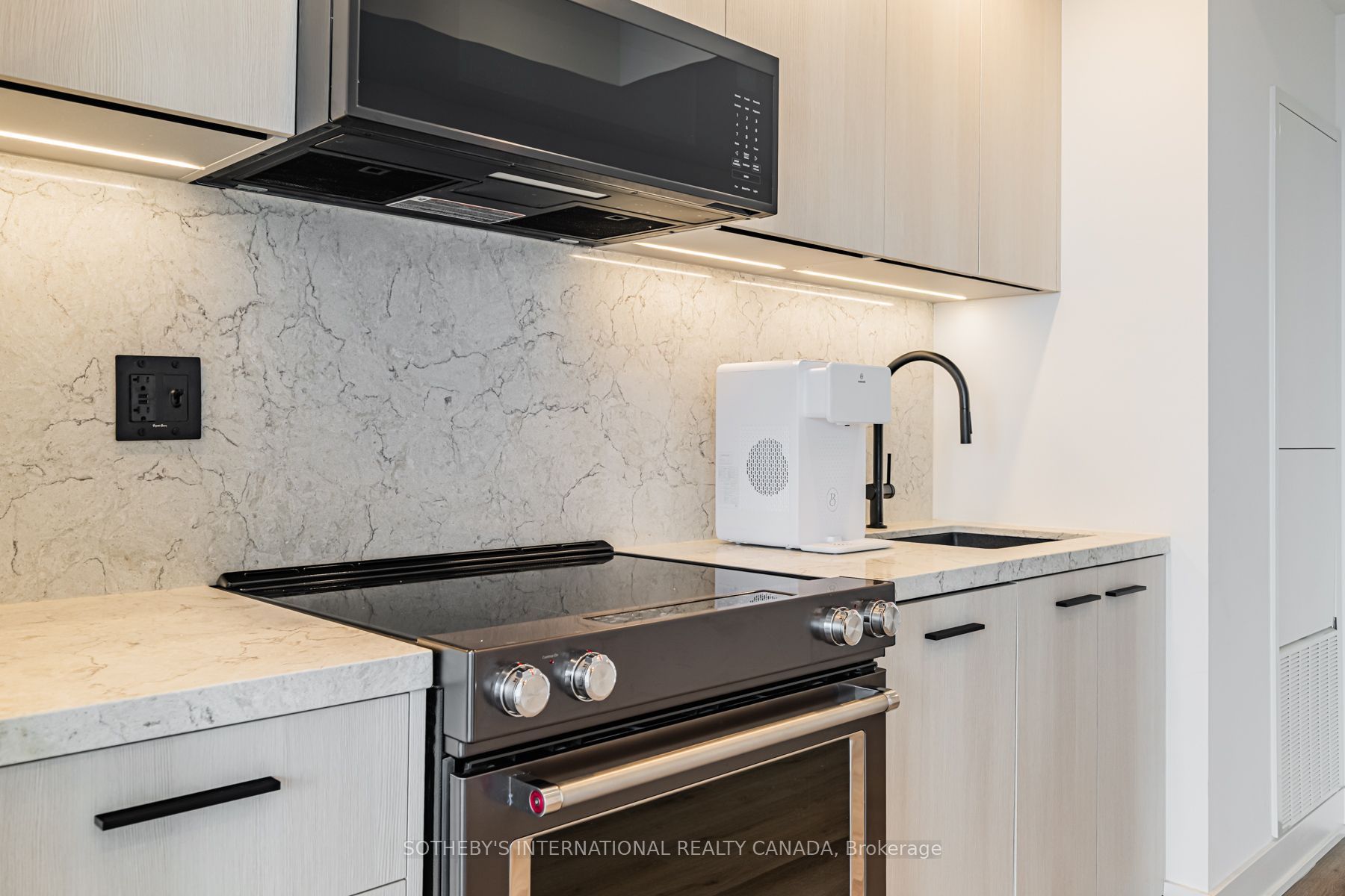 Unit E3005 - 30 Mutual Street, Toronto 2