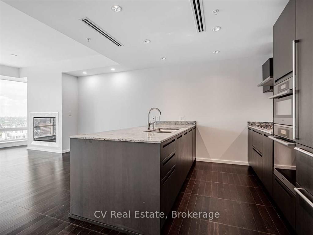 Unit 4604 - 180 University Avenue, Toronto 3