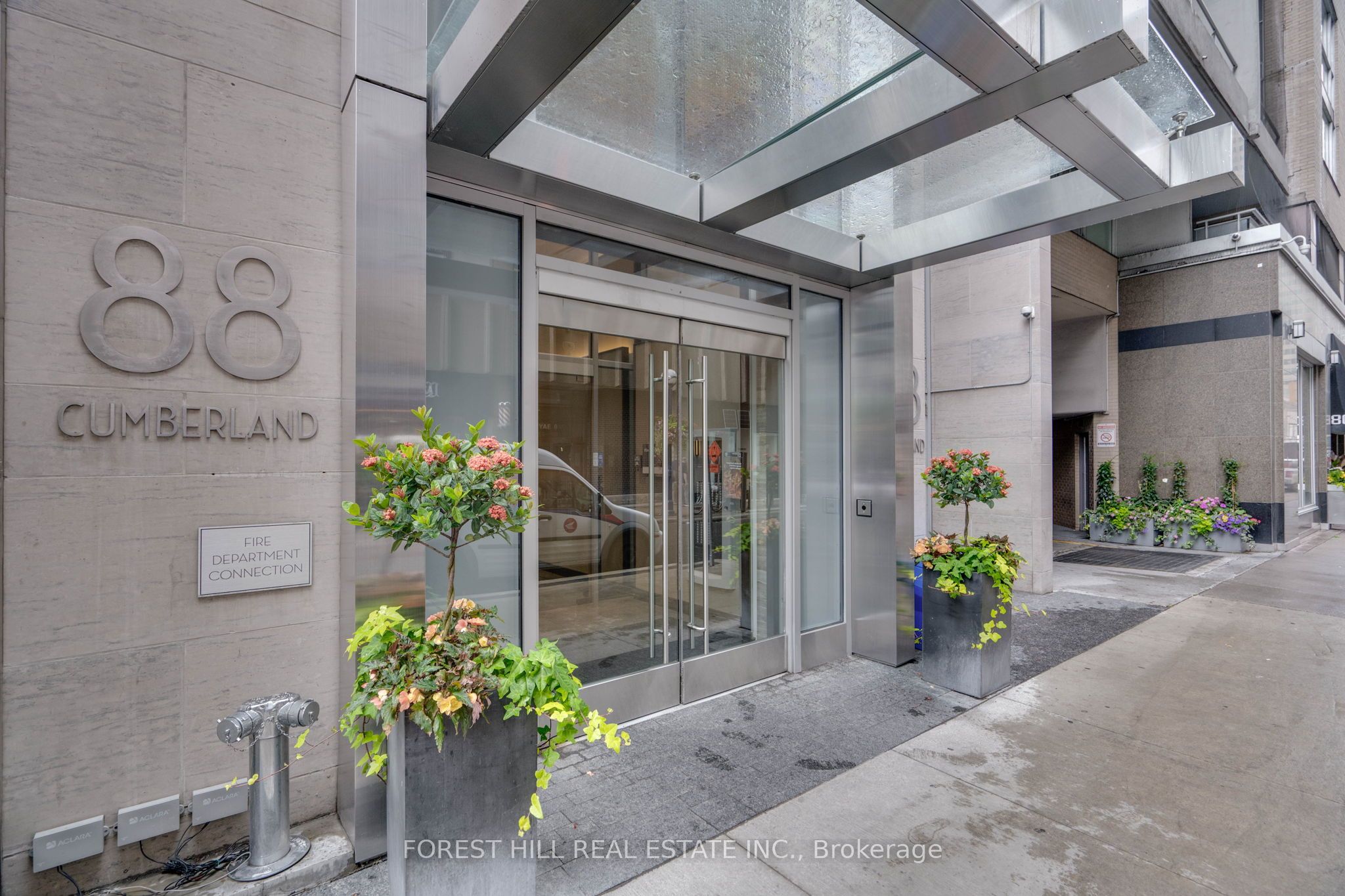 Unit 605 - 88 Cumberland Street, Toronto 2
