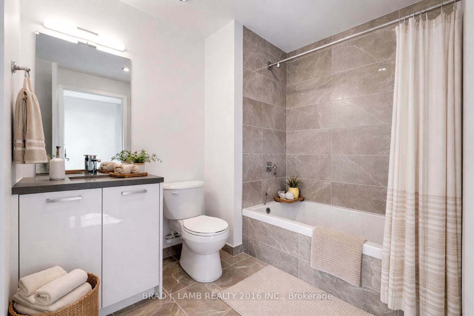 Unit 905 - 284 King Street E, Toronto 4